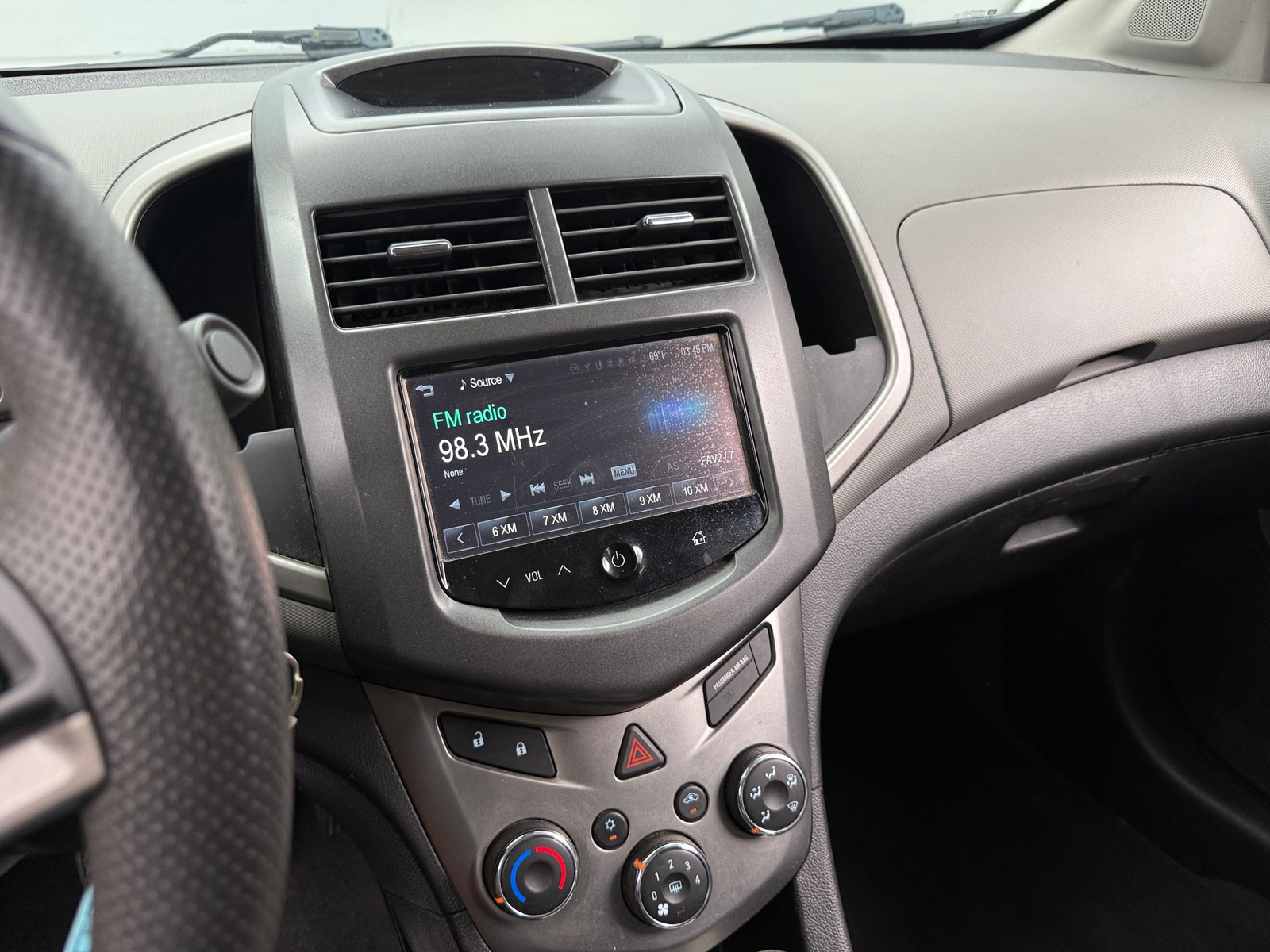 Thumbnail: 2015 Chevrolet Sonic - 4
