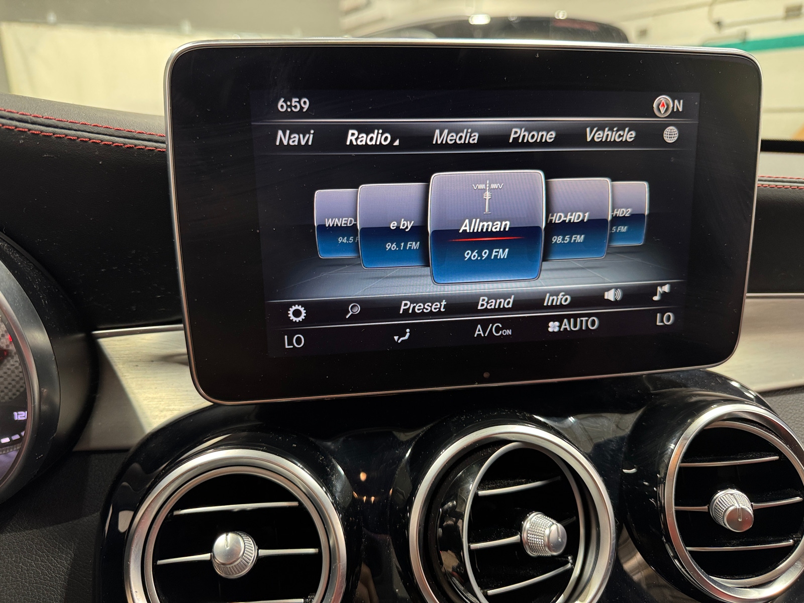 Thumbnail: 2017 Mercedes-Benz C-Class - 3