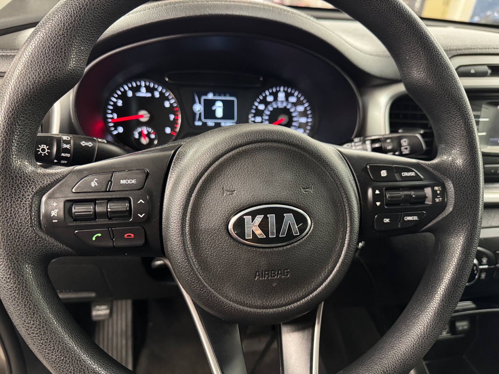 Thumbnail: 2017 Kia Sorento - 5