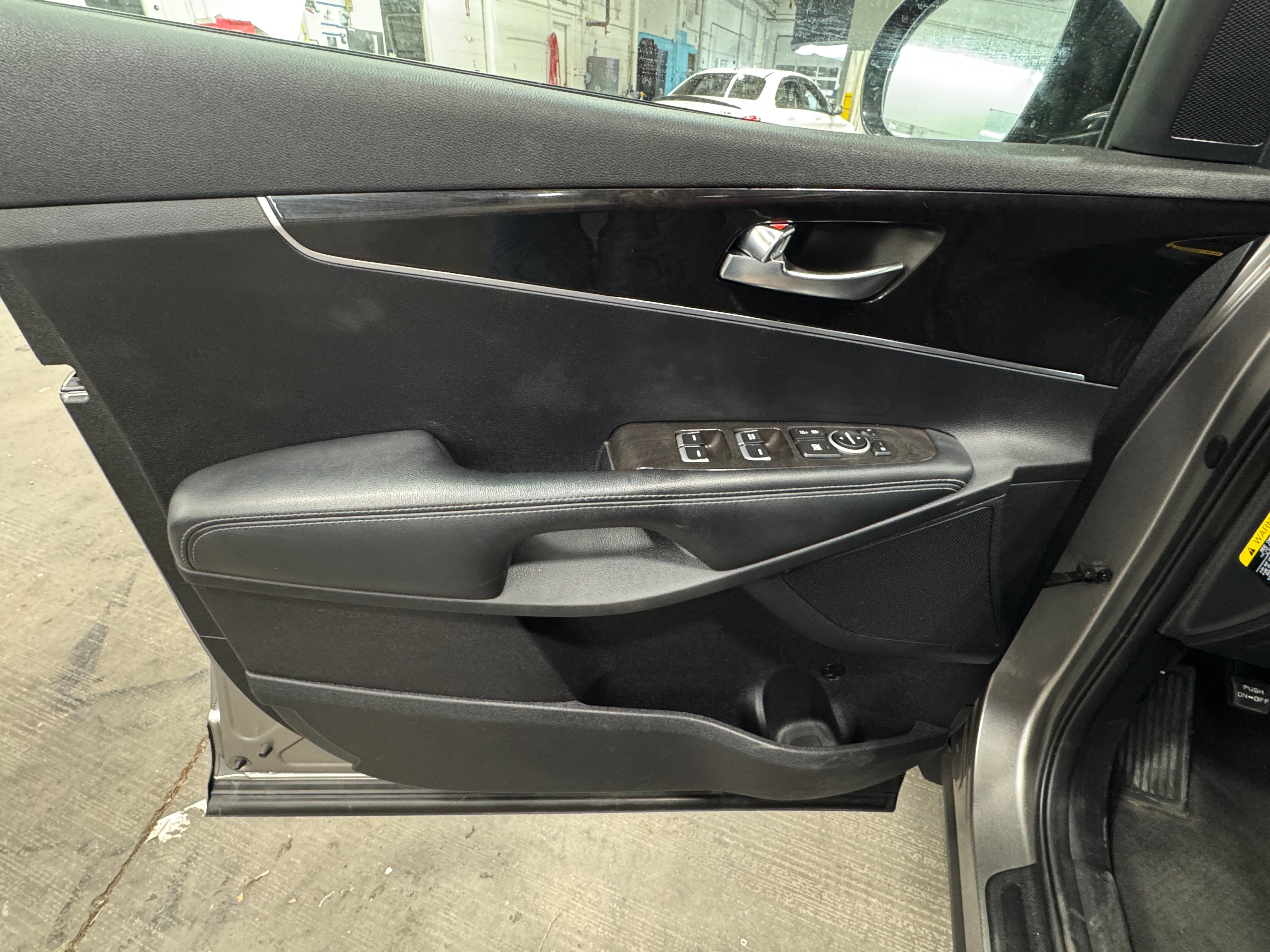 Used 2017 Kia Sorento LX with VIN 5XYPGDA38HG265152 for sale in Oak Creek, WI