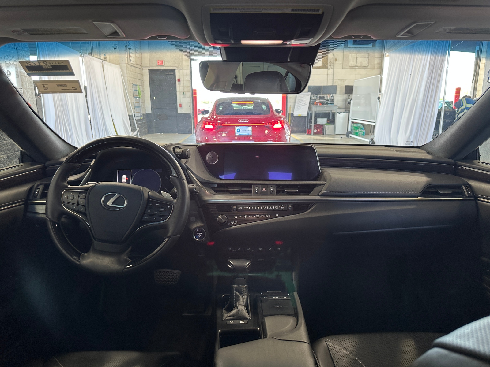 Thumbnail: 2020 Lexus ES - 2