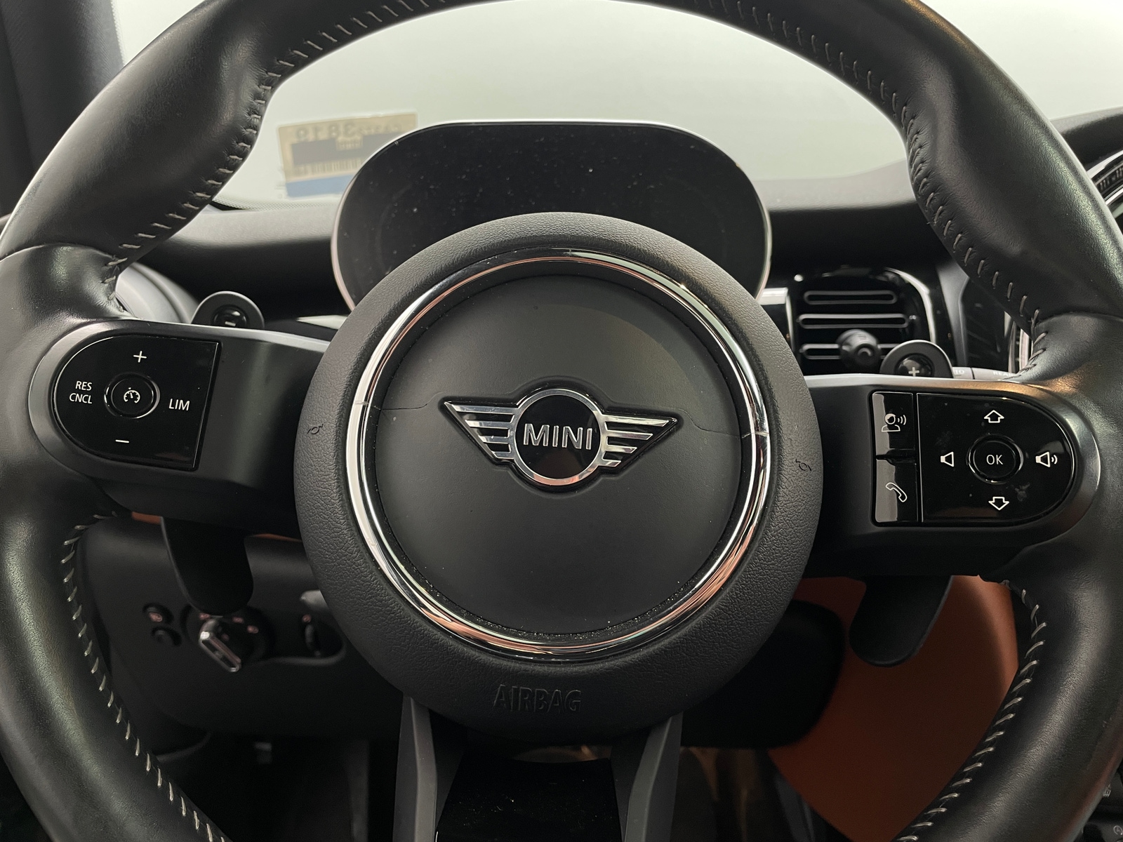 Thumbnail: 2022 MINI Cooper Hardtop - 4