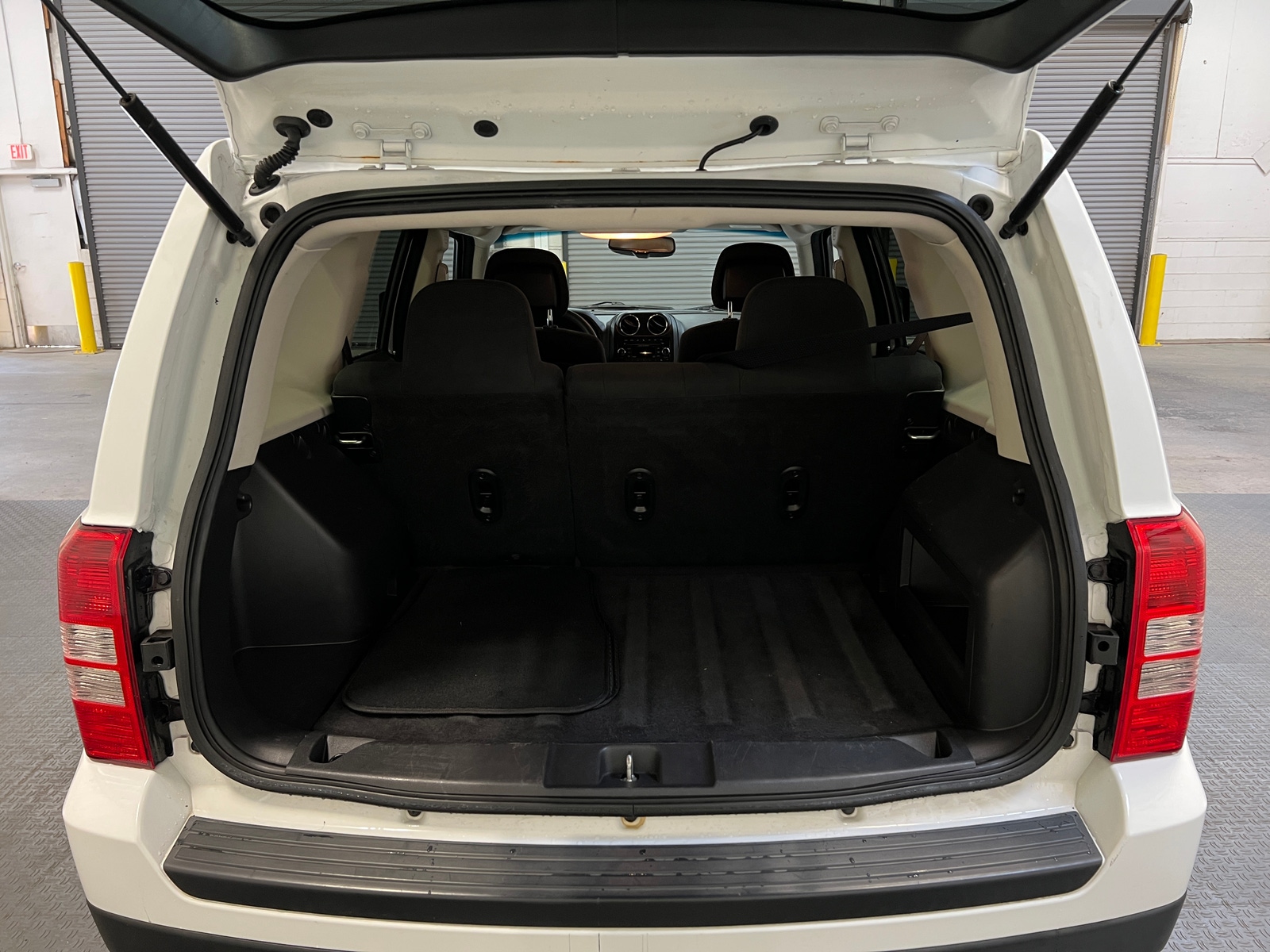 Thumbnail: 2017 Jeep Patriot - 7