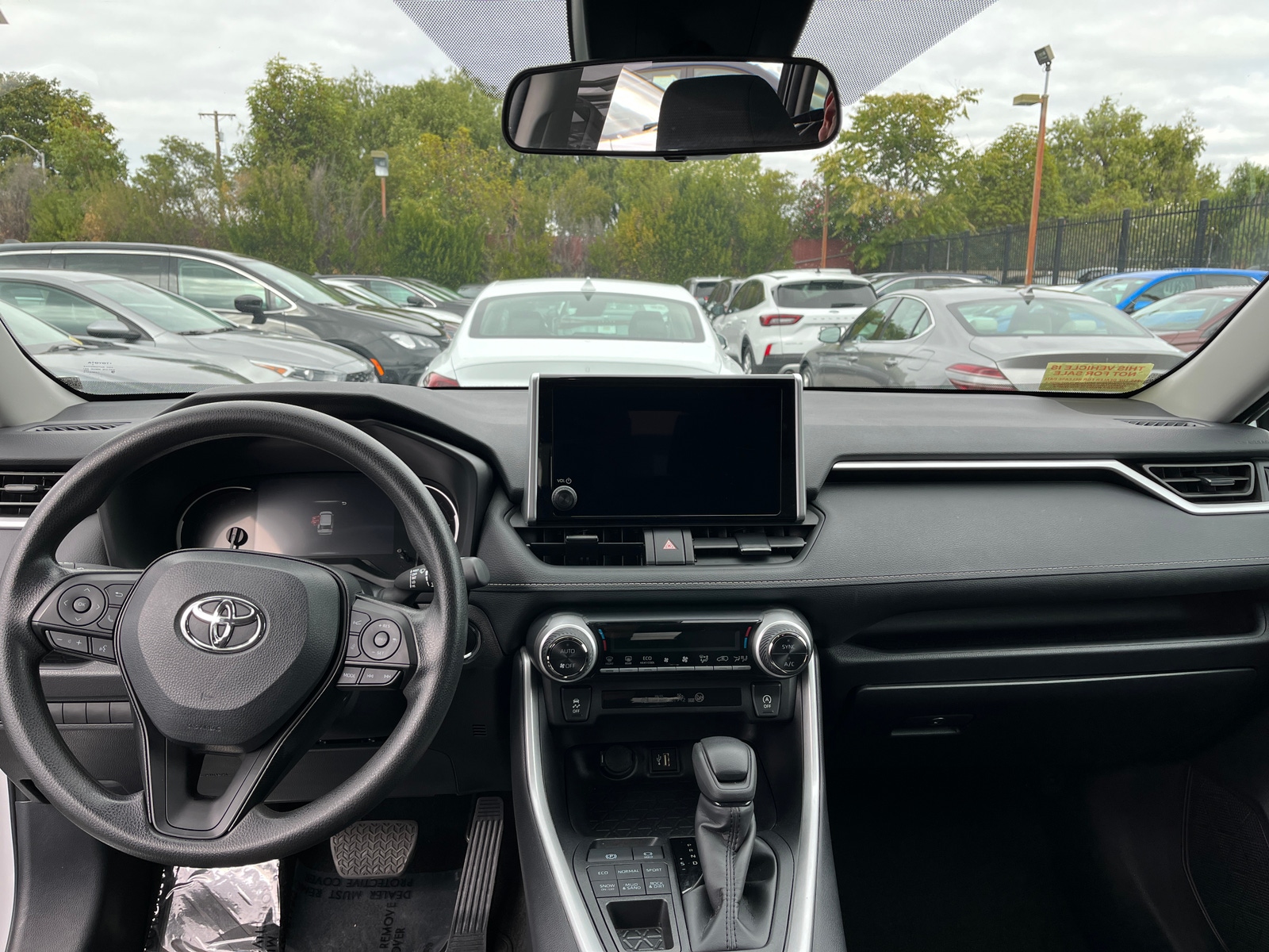 Thumbnail: 2025 Toyota RAV4 - 3