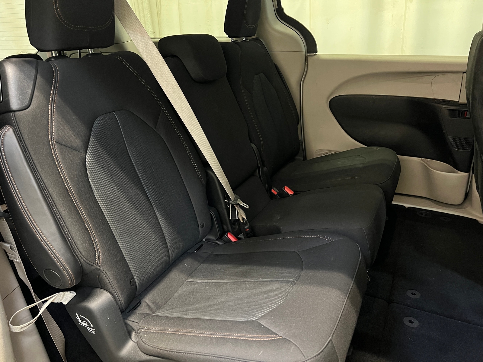 Thumbnail: 2017 Chrysler Pacifica - 6
