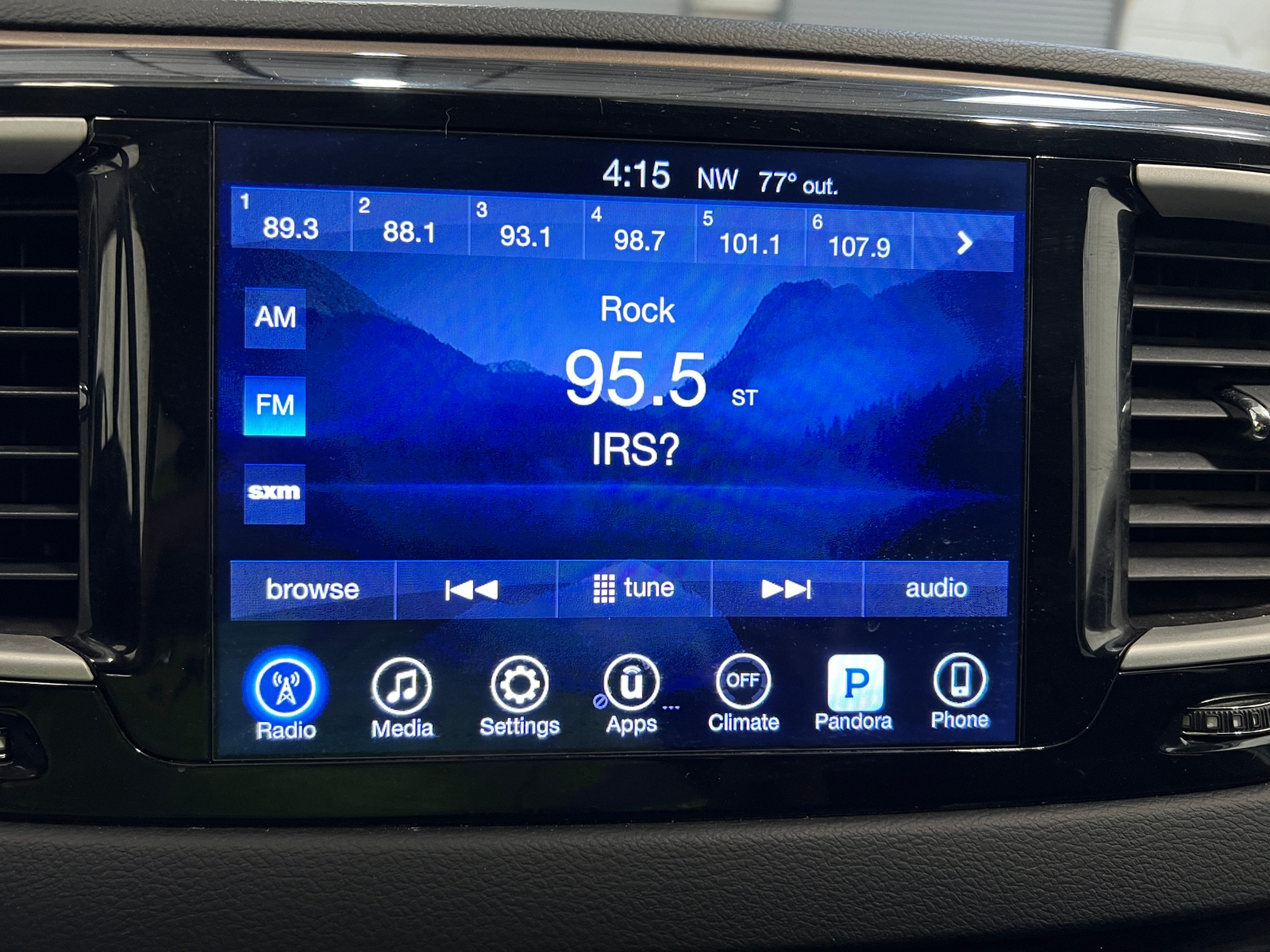 Thumbnail: 2017 Chrysler Pacifica - 4