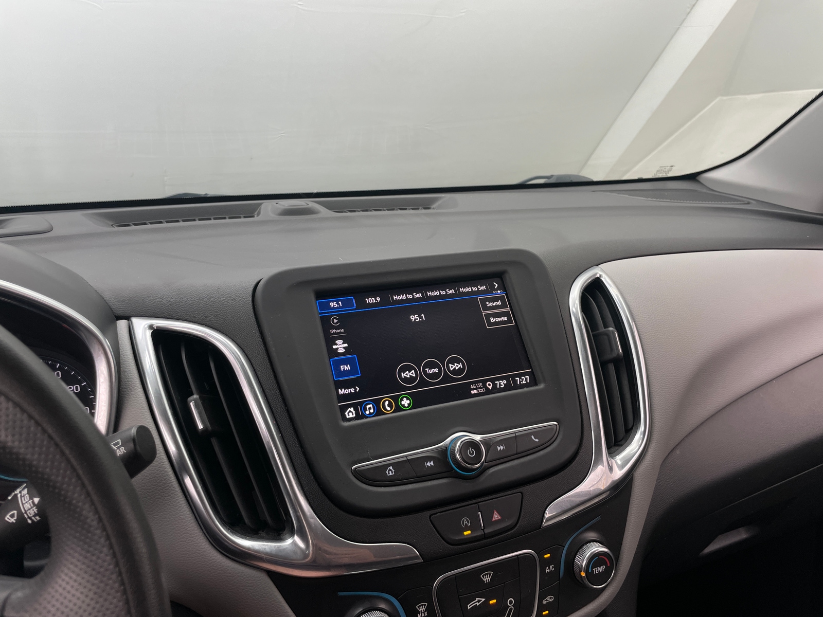 Thumbnail: 2022 Chevrolet Equinox - 4