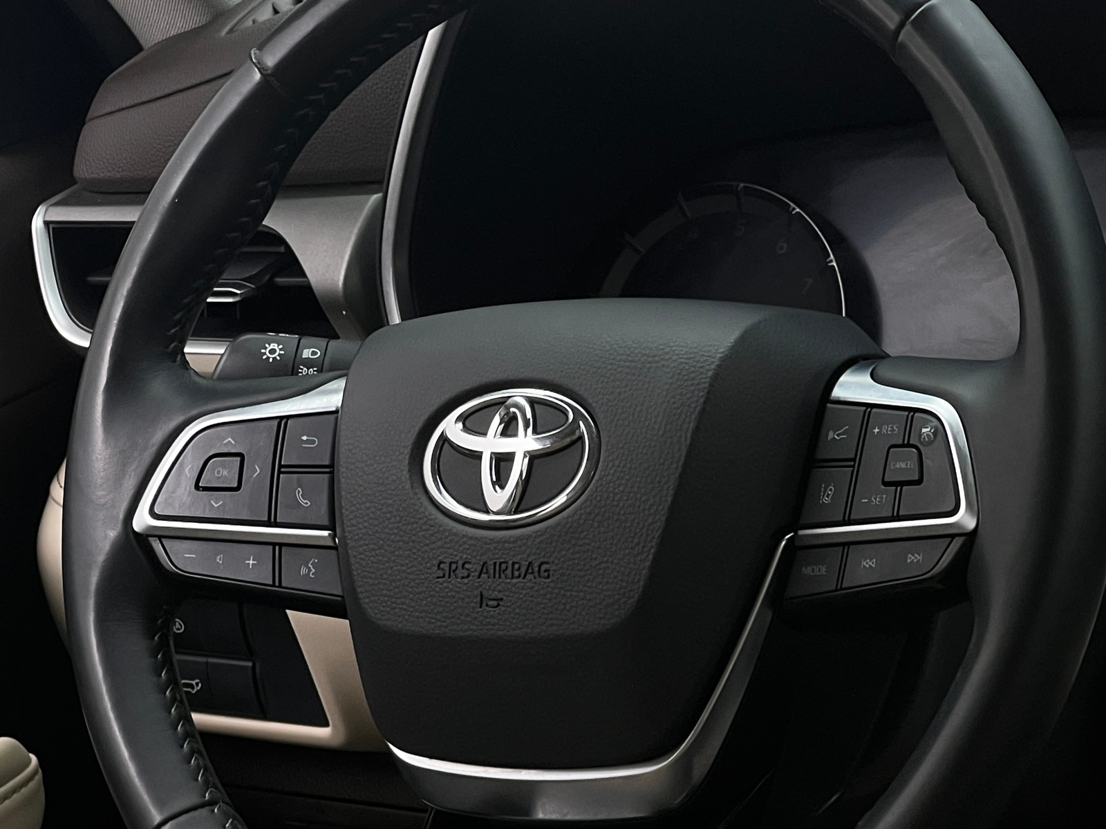 Thumbnail: 2021 Toyota Highlander - 4
