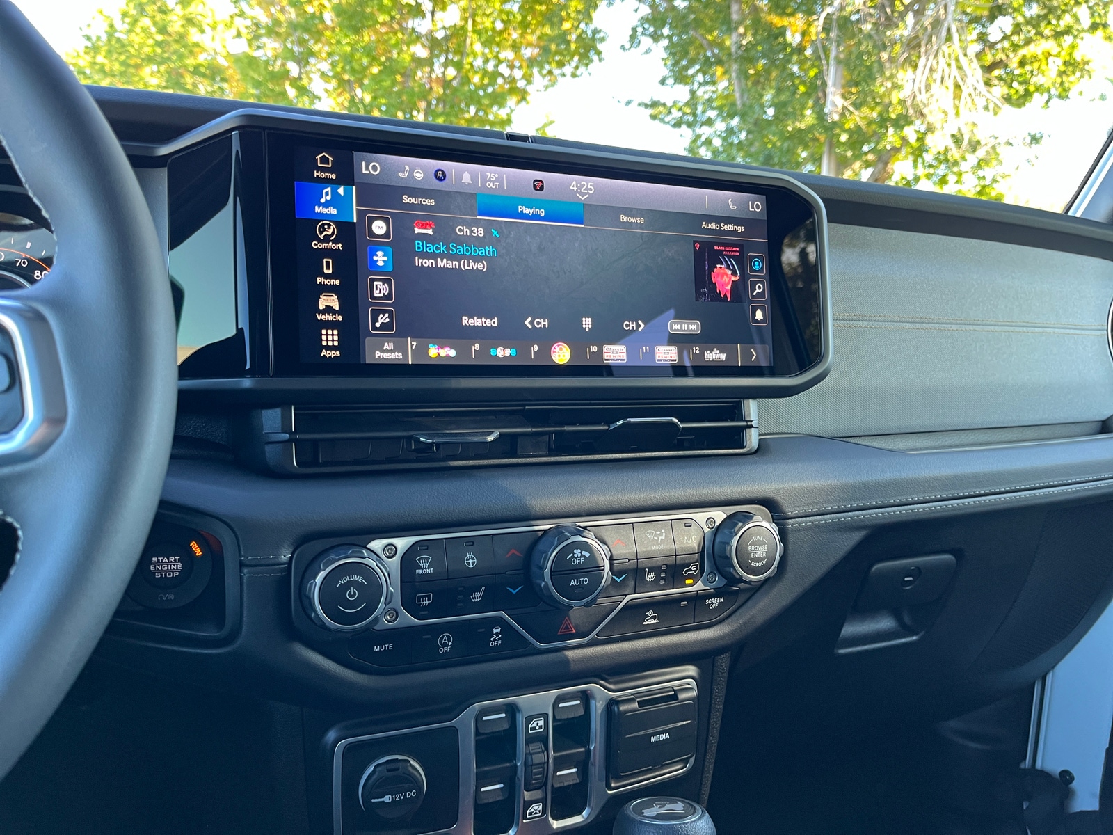 Thumbnail: 2025 Jeep Wrangler - 4