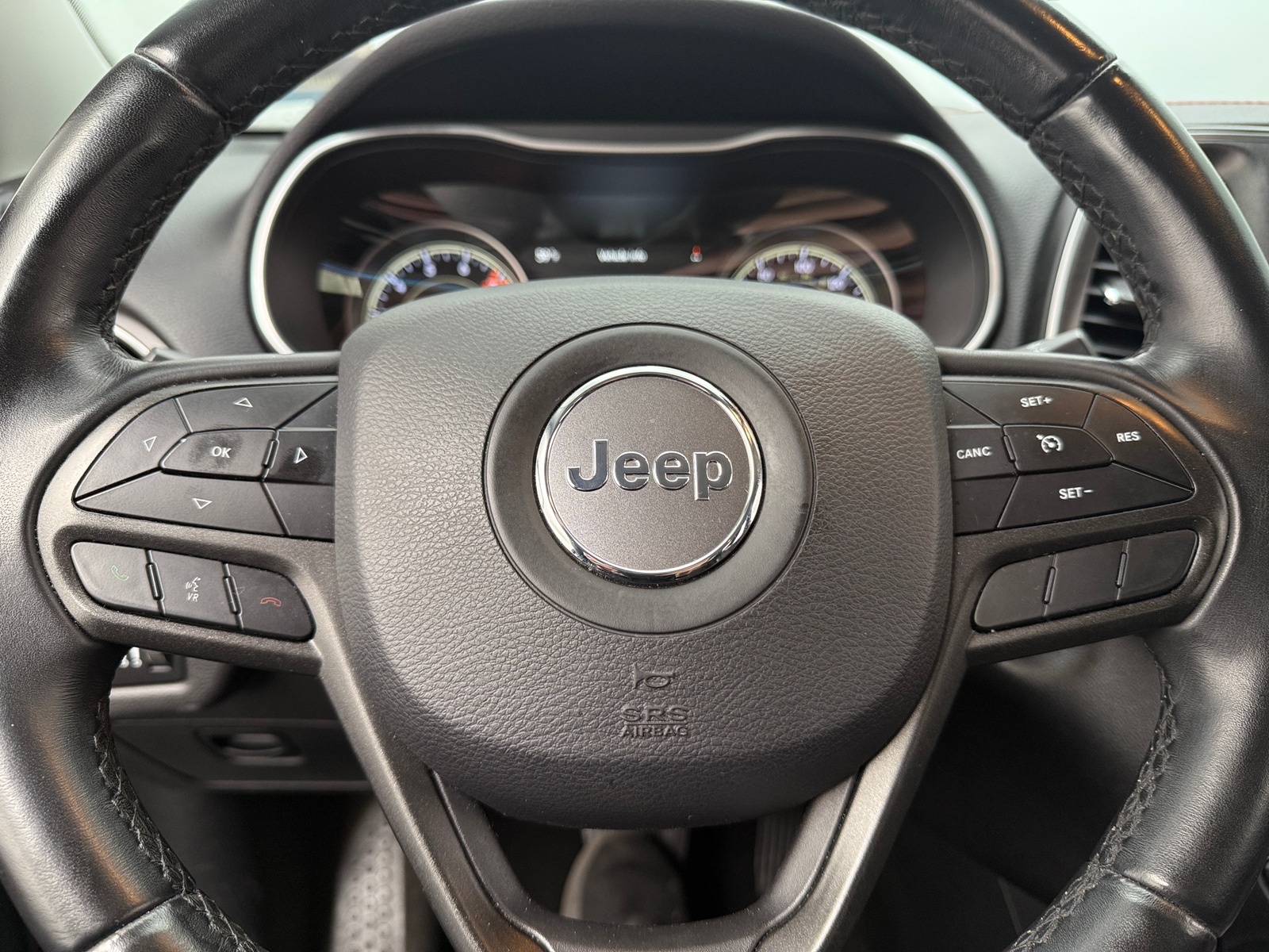 Thumbnail: 2019 Jeep Cherokee - 5