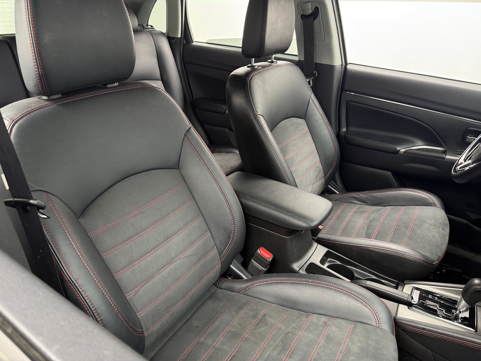 Thumbnail: 2018 Mitsubishi Outlander Sport - 2