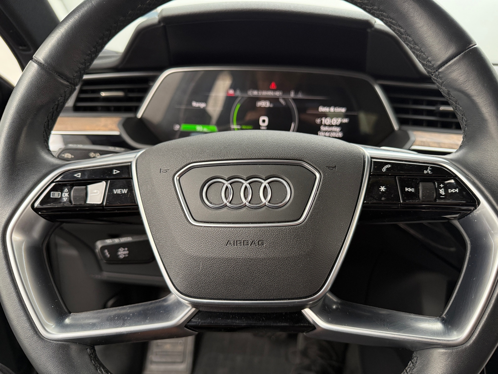 Thumbnail: 2021 Audi e-tron - 4