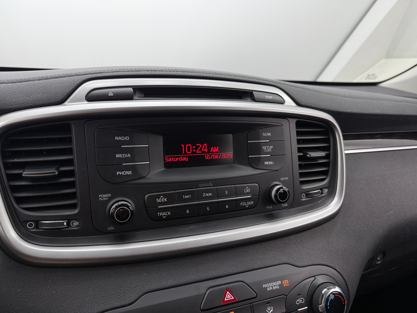 Thumbnail: 2016 Kia Sorento - 3