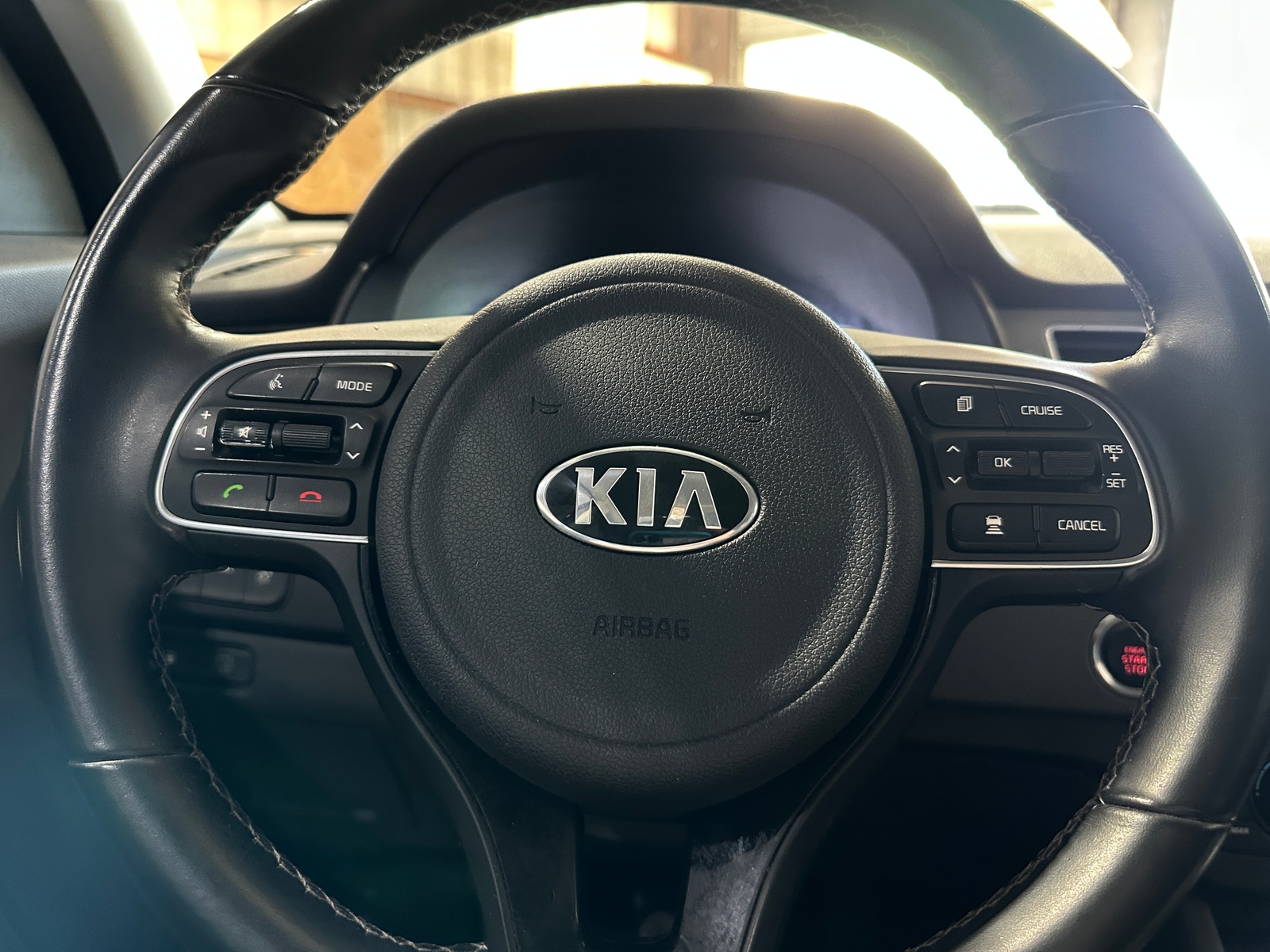 Thumbnail: 2017 Kia Niro - 4
