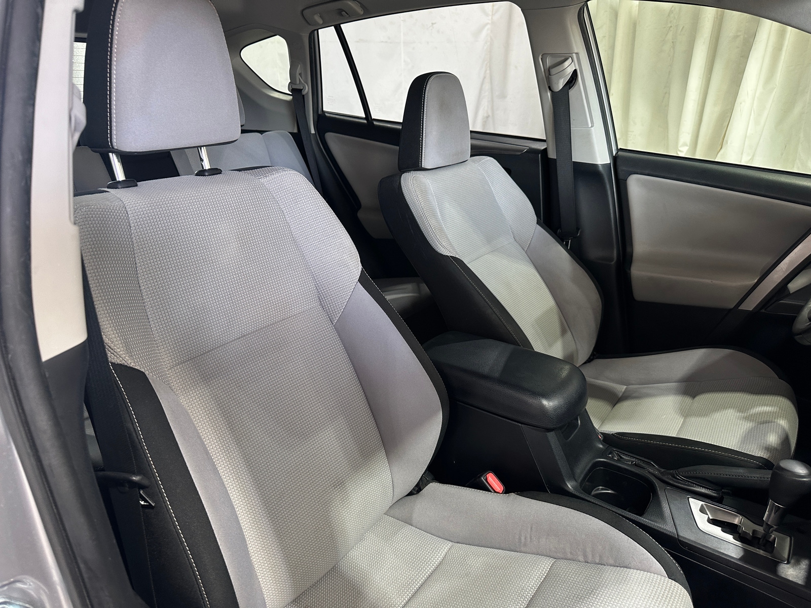 Thumbnail: 2018 Toyota RAV4 - 2