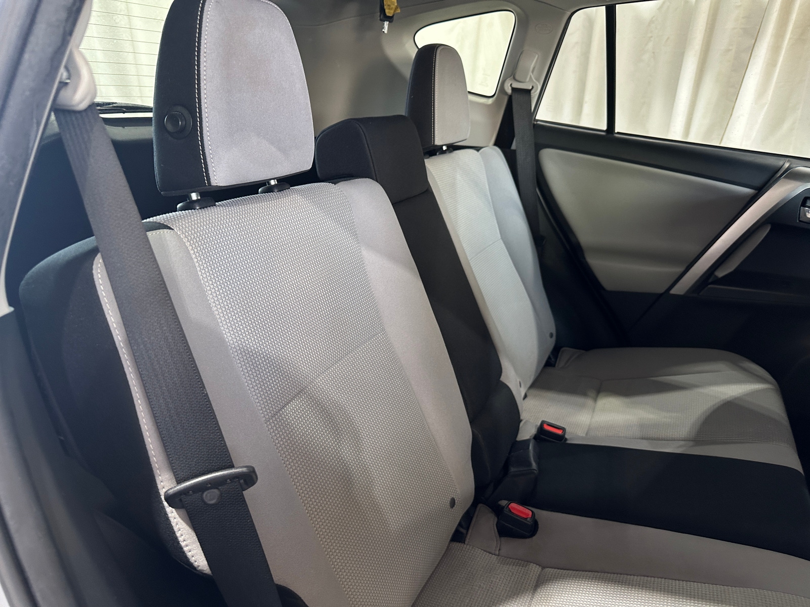 Thumbnail: 2018 Toyota RAV4 - 6