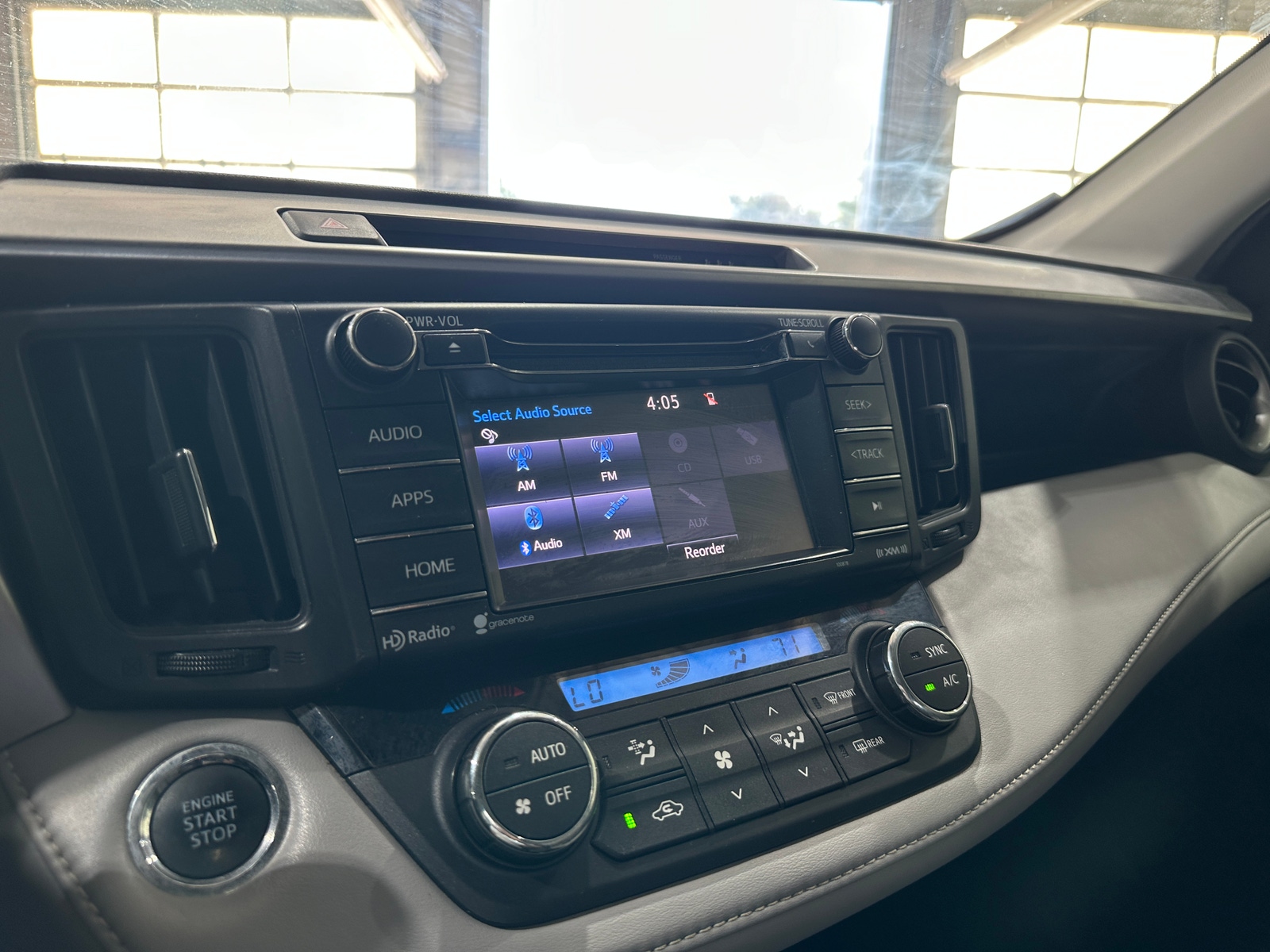 Thumbnail: 2018 Toyota RAV4 - 4