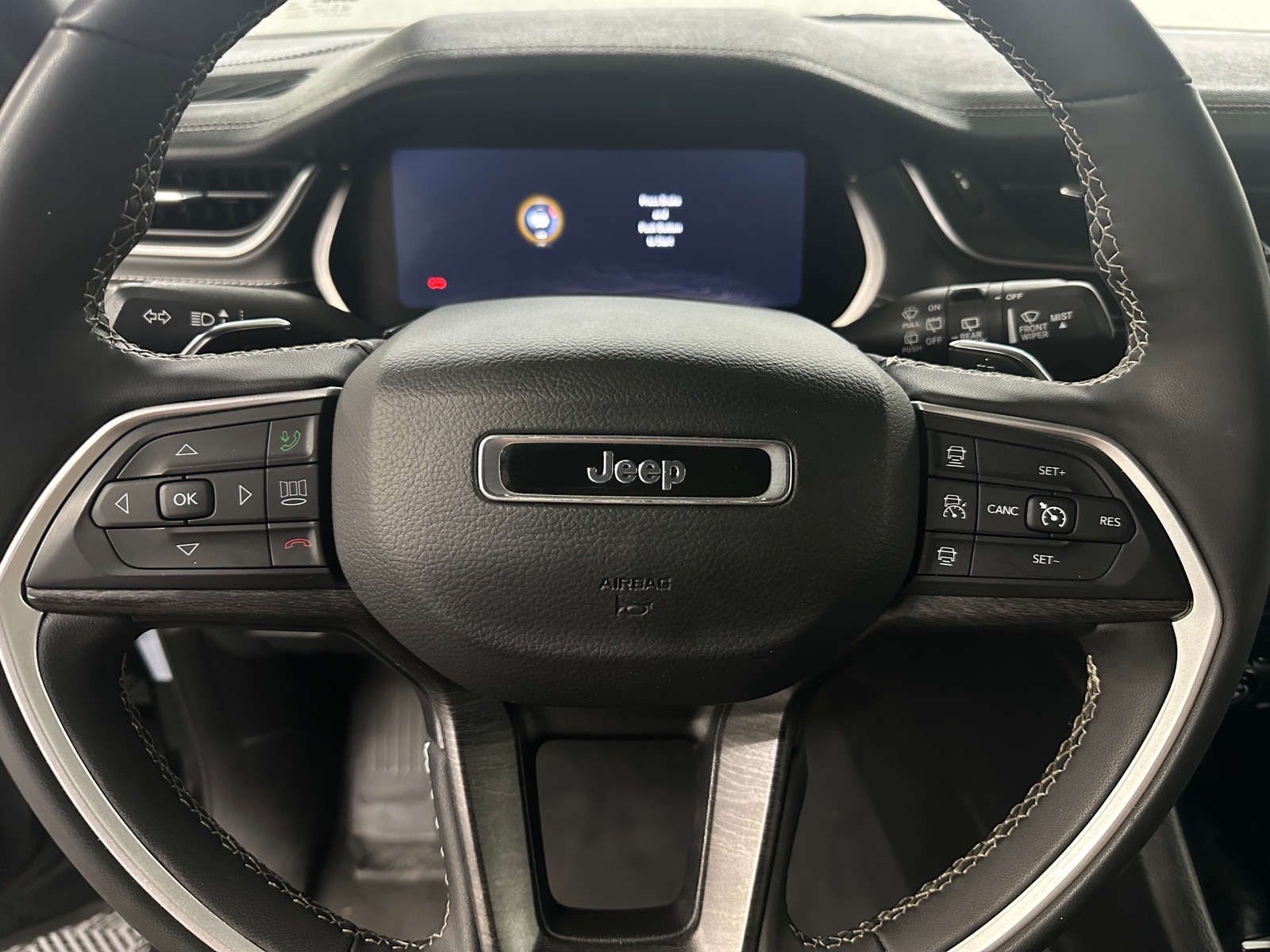 Thumbnail: 2024 Jeep Grand Cherokee L - 4