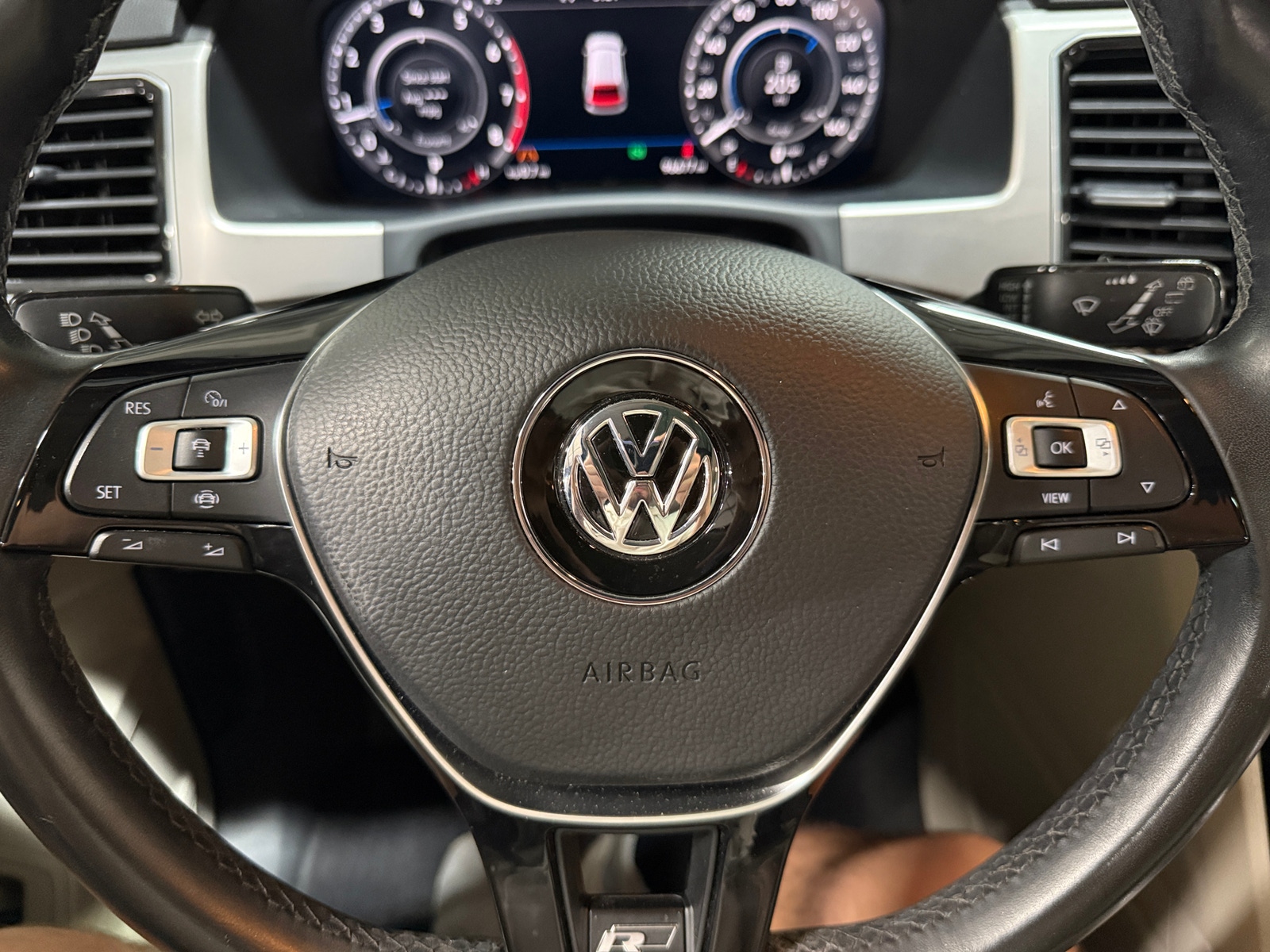 Thumbnail: 2019 Volkswagen Atlas - 4
