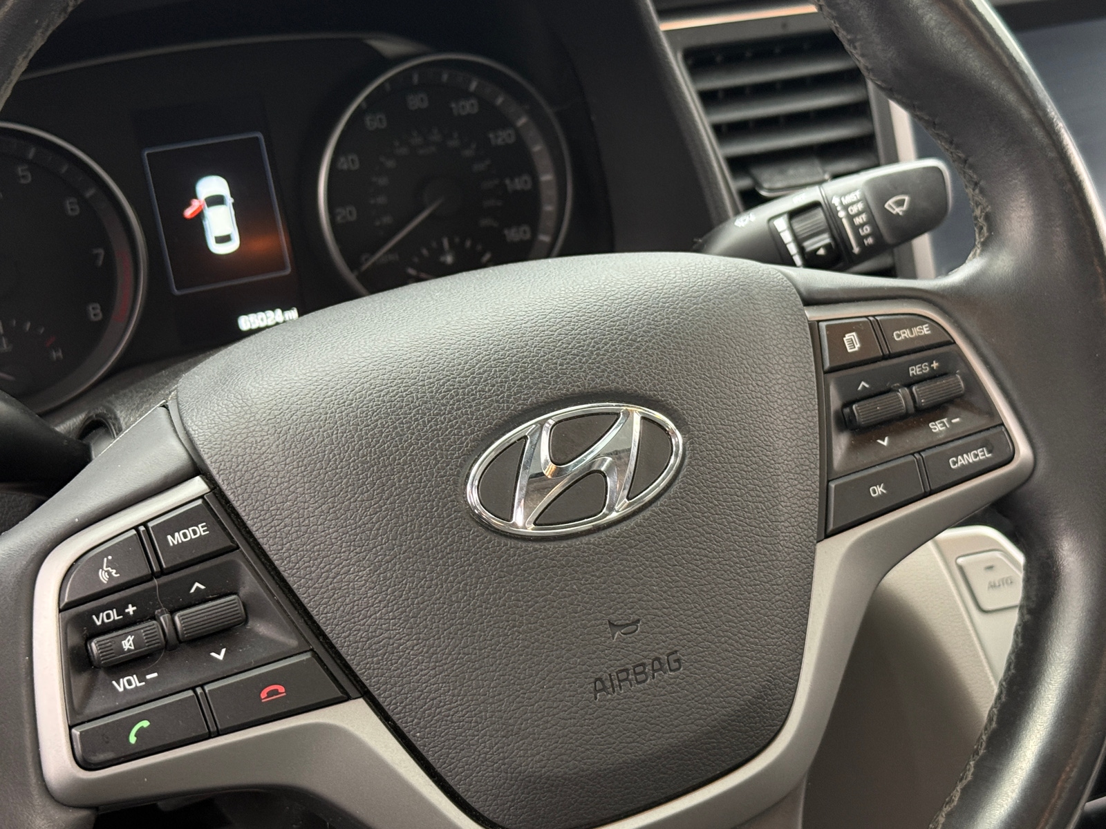 Thumbnail: 2017 Hyundai Elantra - 4