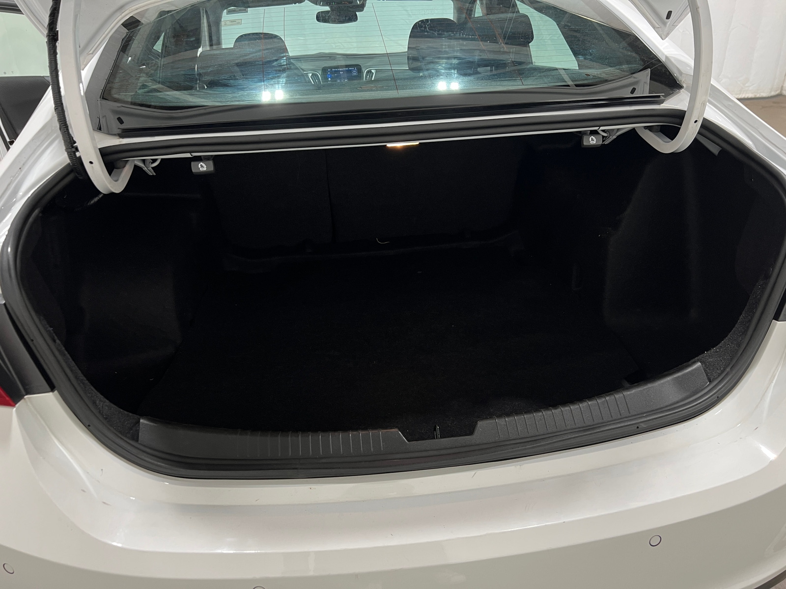 Thumbnail: 2024 Chevrolet Malibu - 7