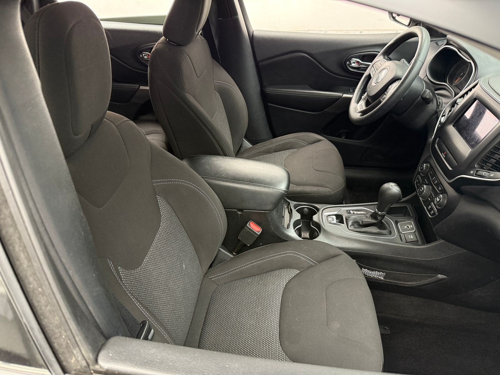 Thumbnail: 2019 Jeep Cherokee - 2