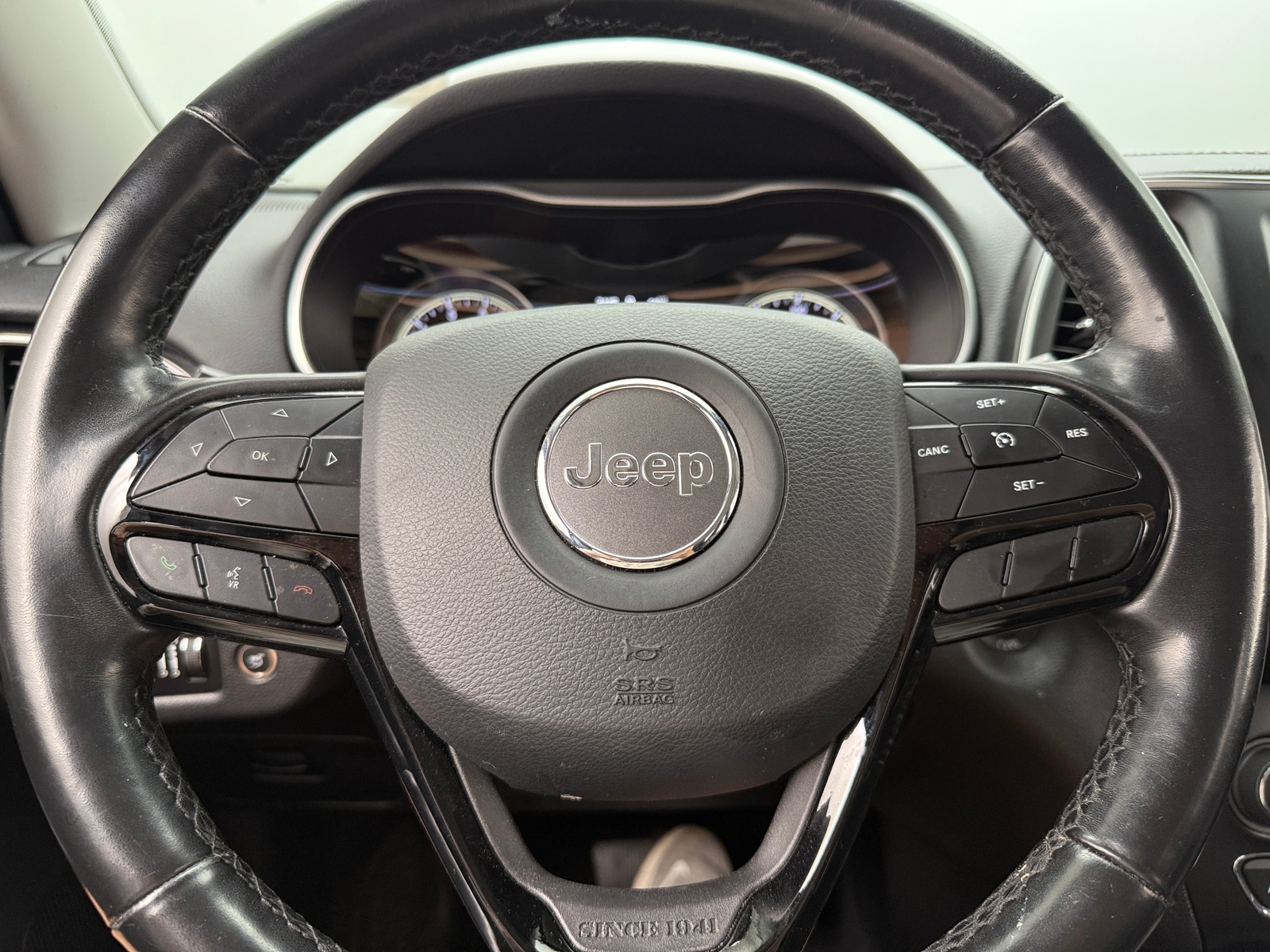 Thumbnail: 2020 Jeep Cherokee - 4