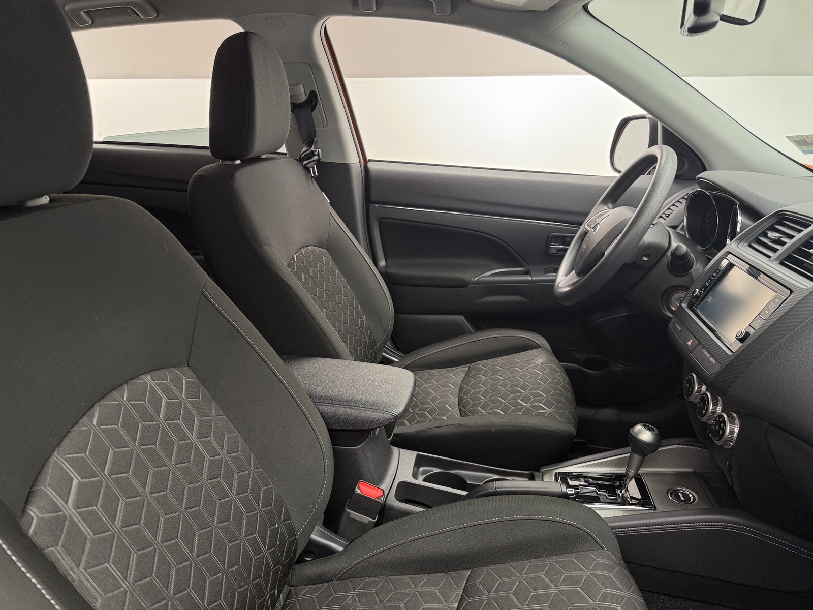 Thumbnail: 2024 Mitsubishi Outlander Sport - 2