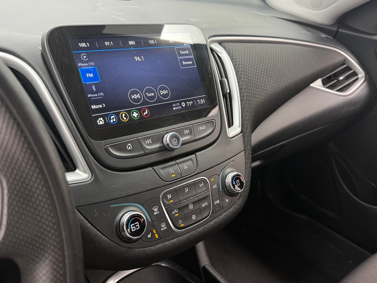 Thumbnail: 2023 Chevrolet Malibu - 4