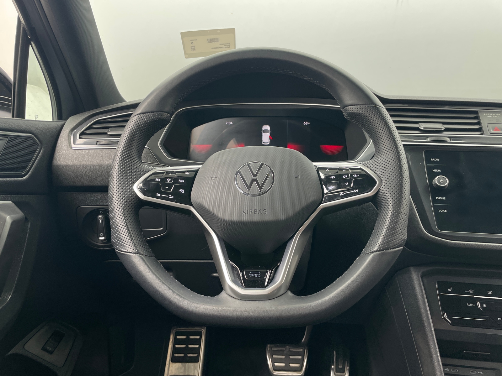 Thumbnail: 2024 Volkswagen Tiguan - 4