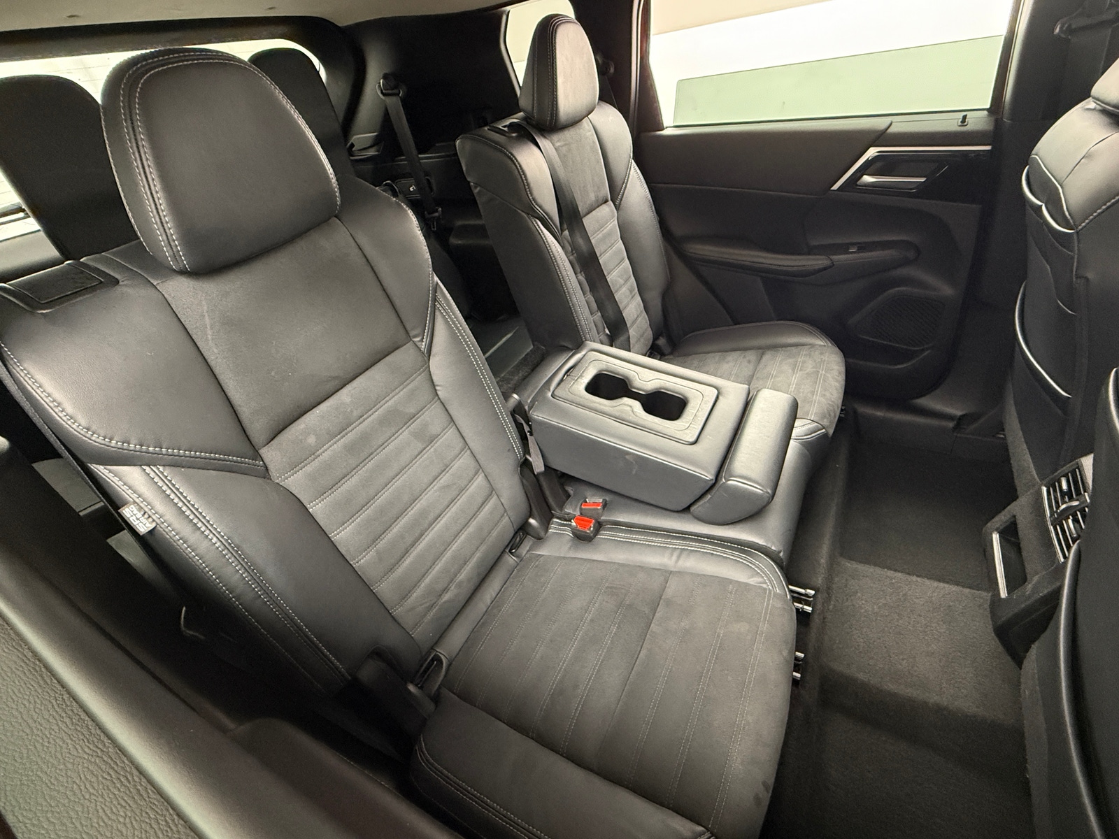Thumbnail: 2022 Mitsubishi Outlander - 5