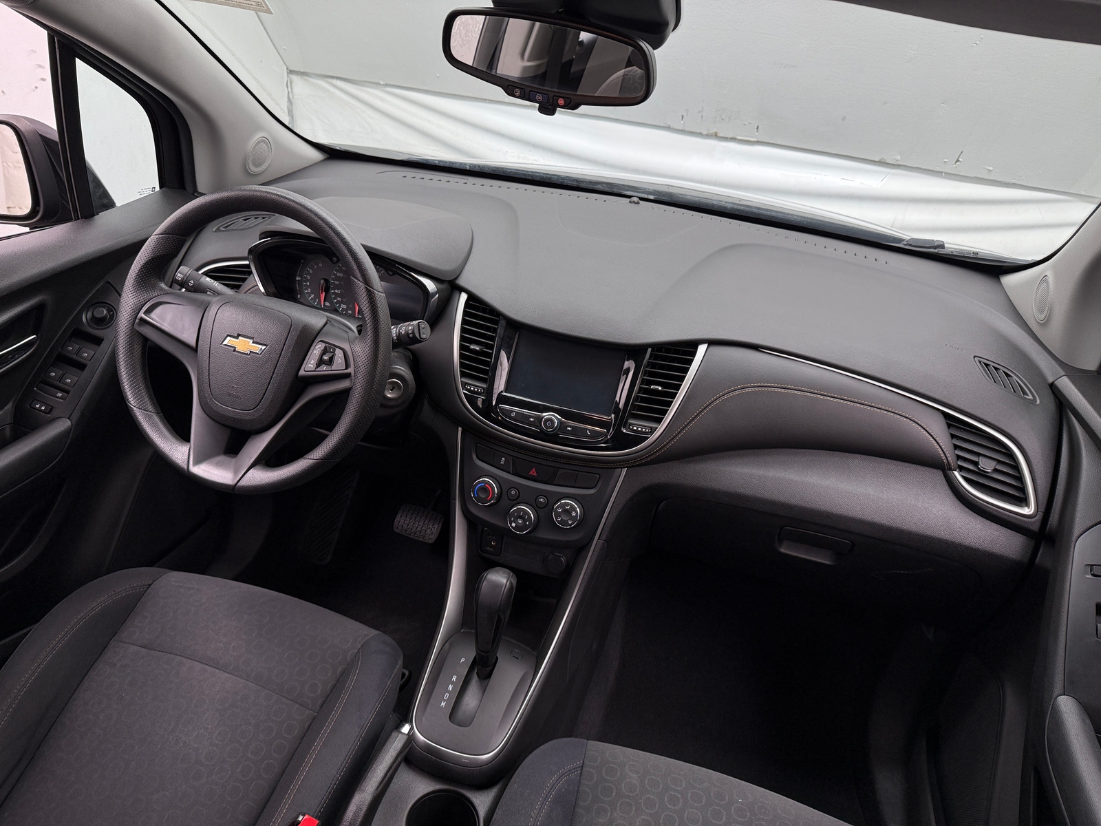 Thumbnail: 2017 Chevrolet Trax - 3