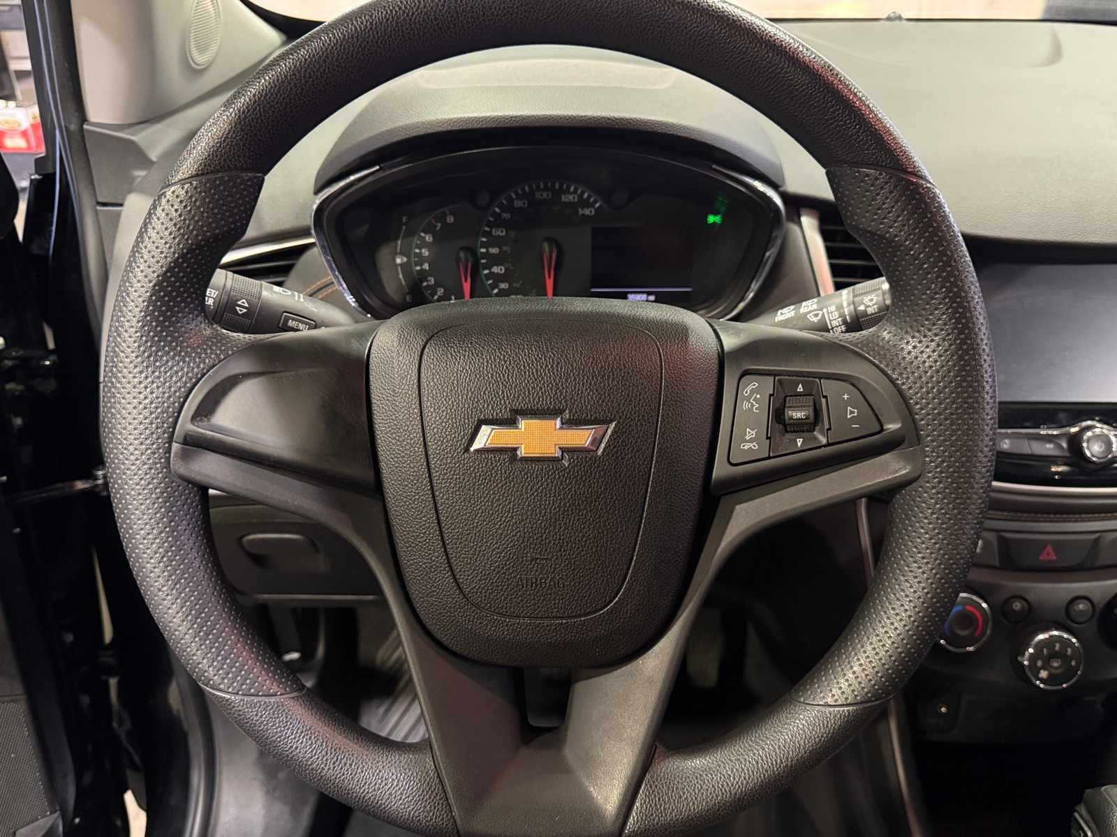 Thumbnail: 2017 Chevrolet Trax - 5