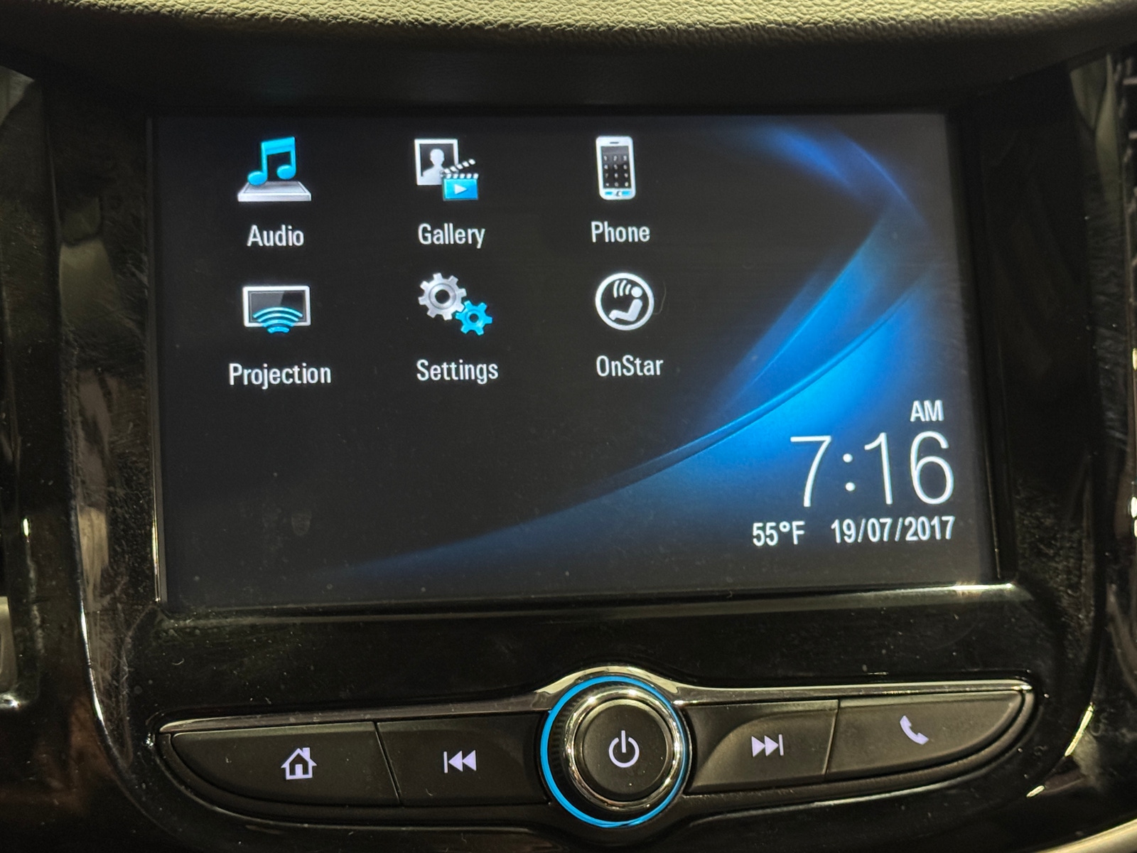Thumbnail: 2017 Chevrolet Trax - 4