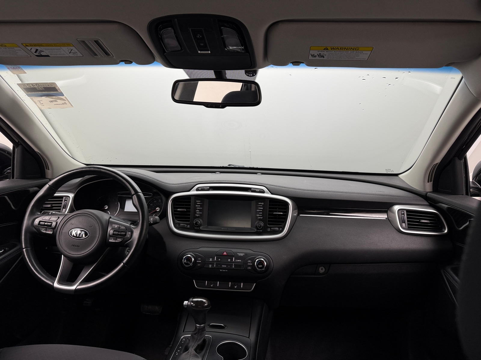 Thumbnail: 2017 Kia Sorento - 3