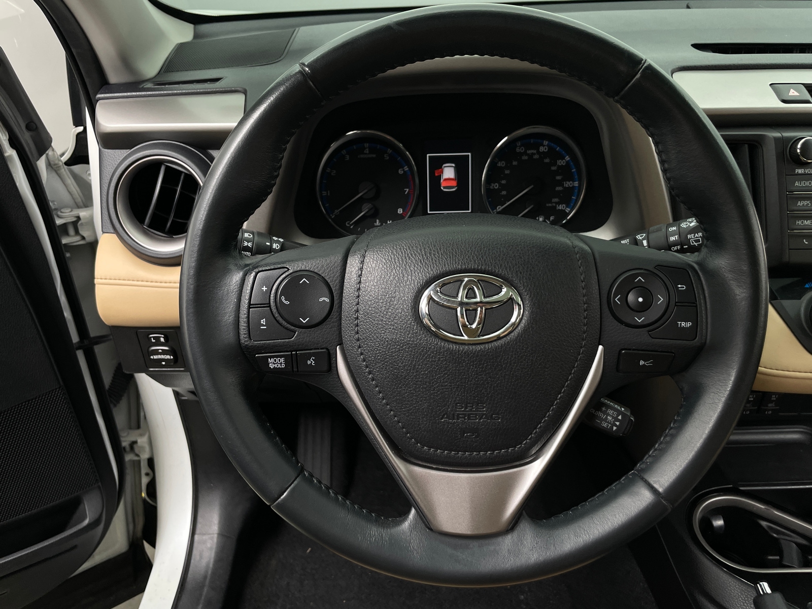 Thumbnail: 2016 Toyota RAV4 - 4