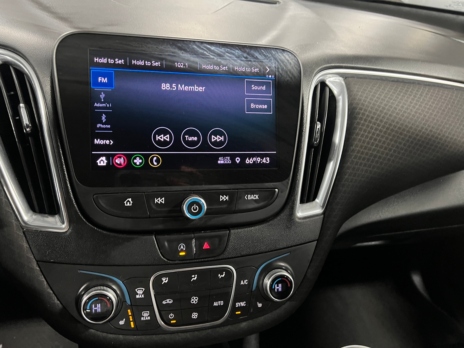 Thumbnail: 2020 Chevrolet Malibu - 4