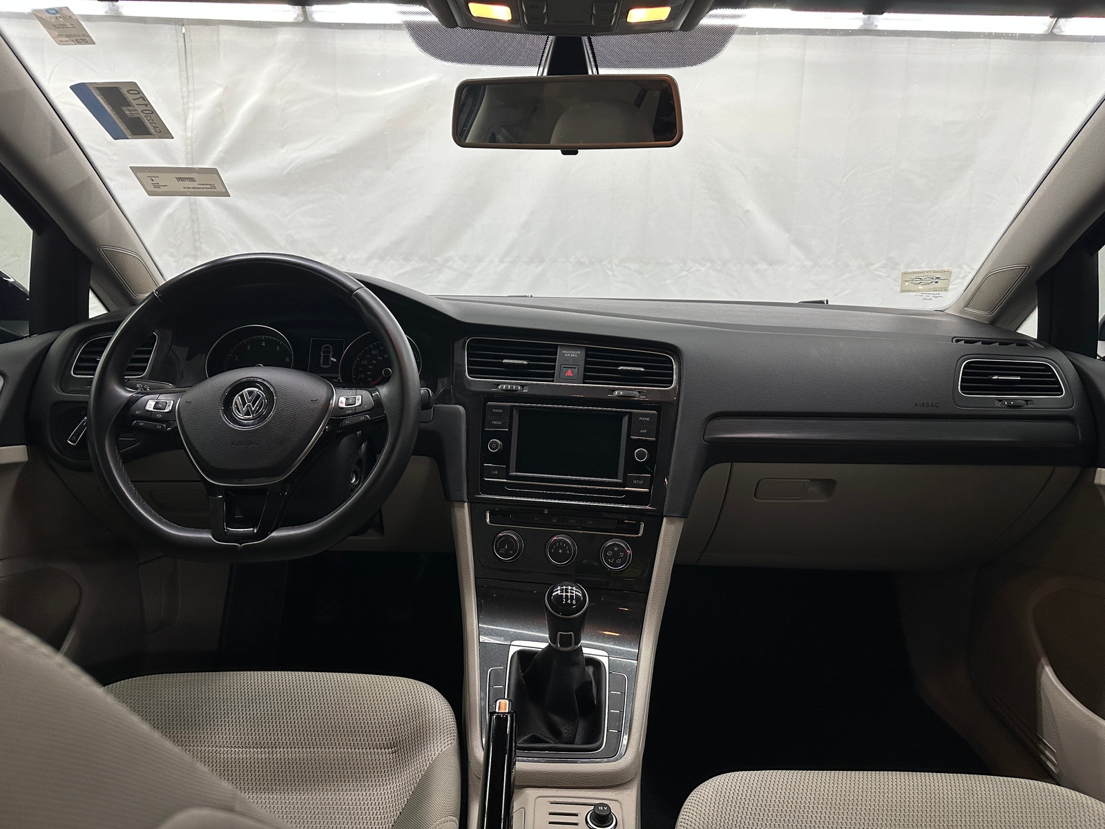 Thumbnail: 2019 Volkswagen Golf - 3