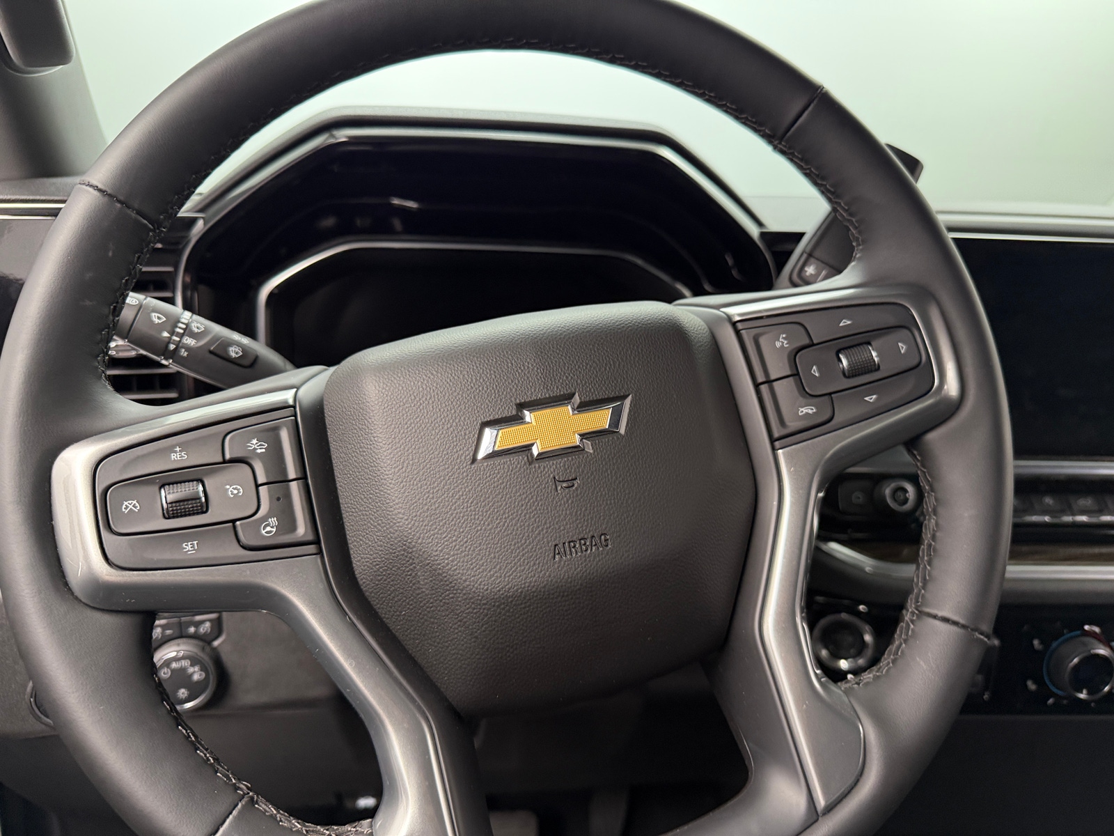 Thumbnail: 2025 Chevrolet Silverado 1500 - 5