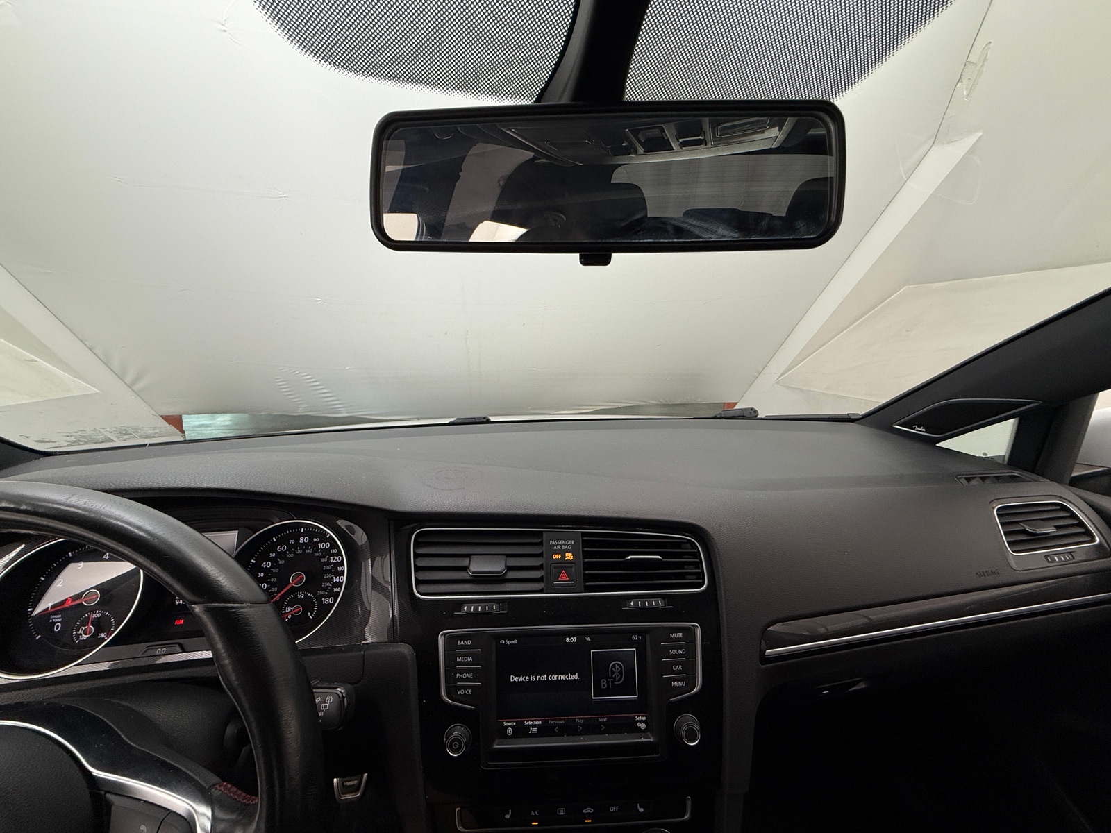 Thumbnail: 2016 Volkswagen Golf - 3