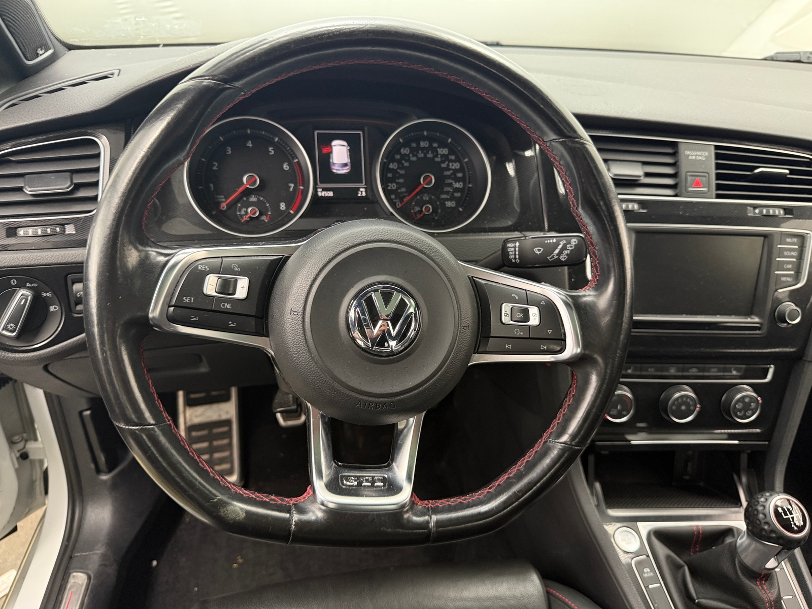 Thumbnail: 2016 Volkswagen Golf - 5
