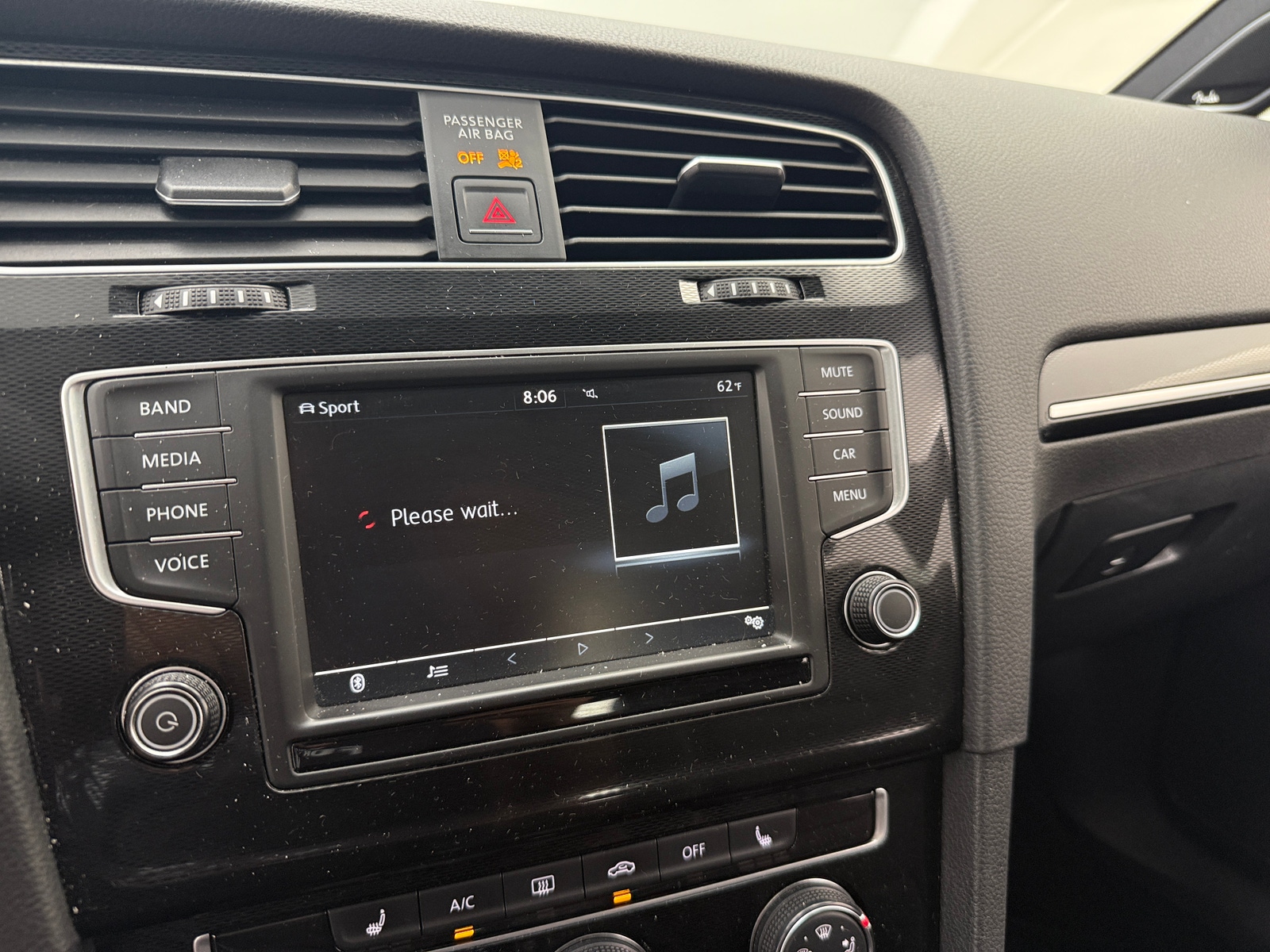 Thumbnail: 2016 Volkswagen Golf - 4