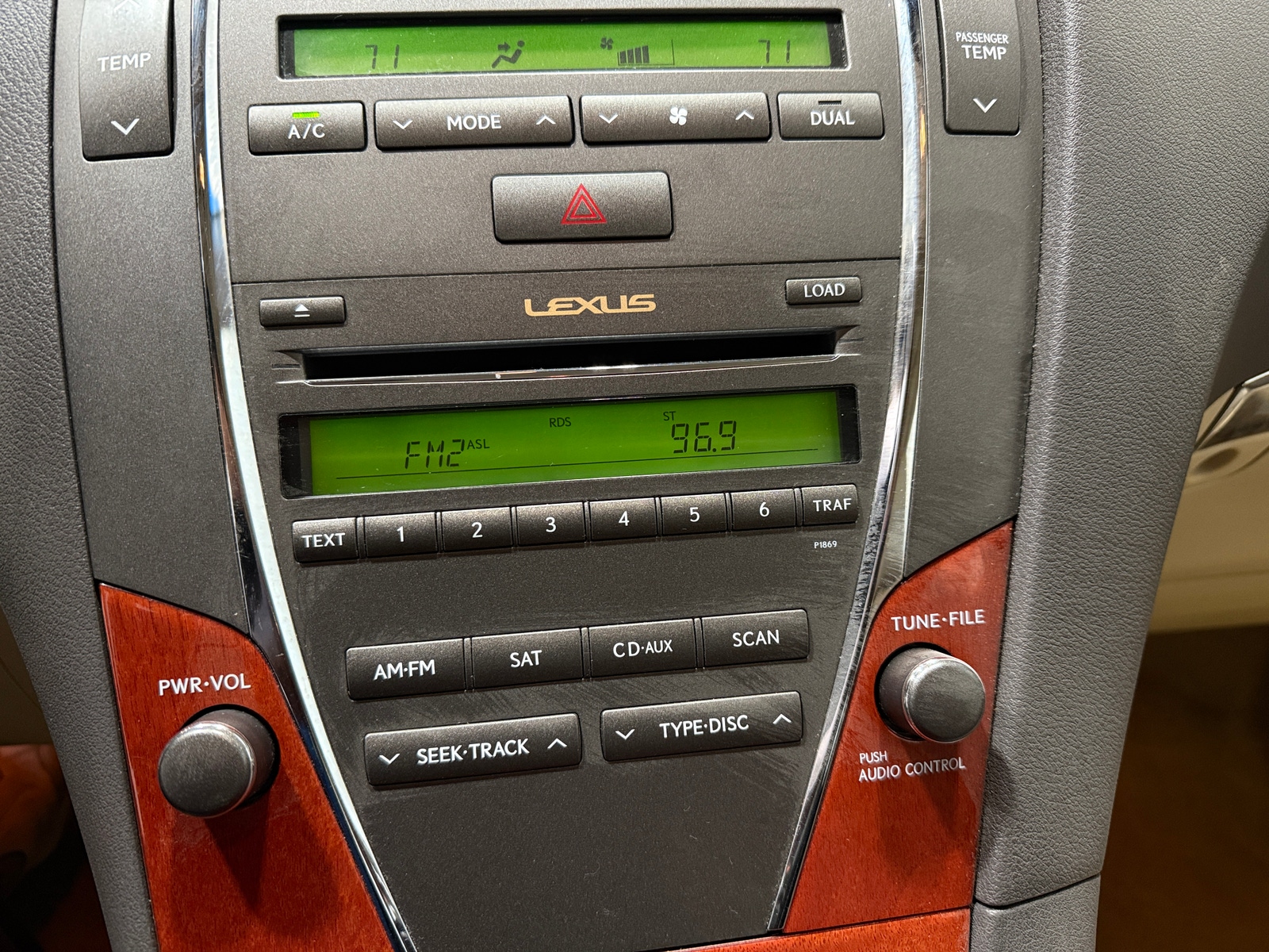 Thumbnail: 2010 Lexus ES - 3