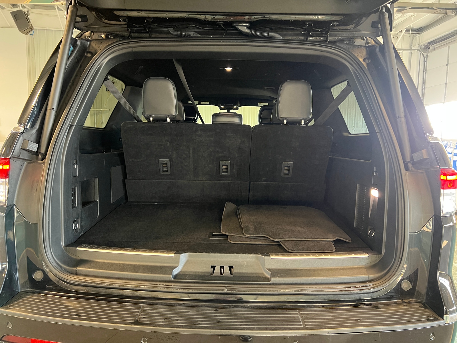 Thumbnail: 2024 Lincoln Navigator L - 7