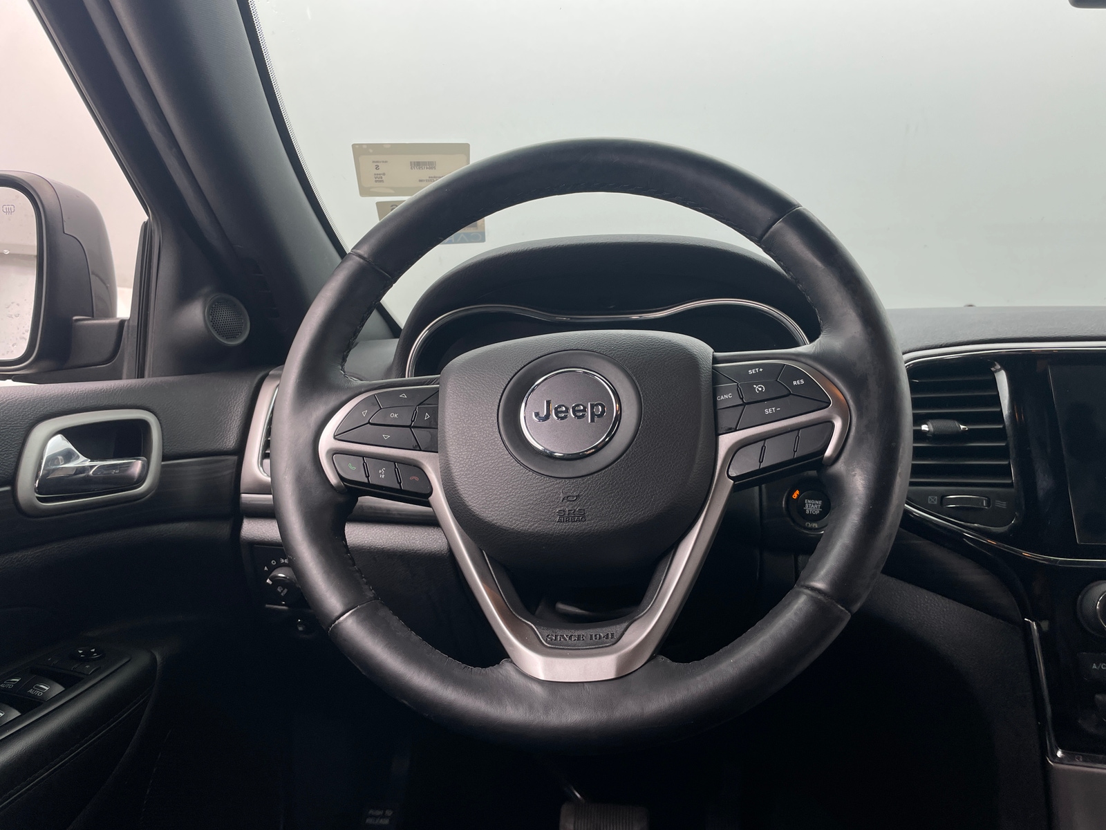 Thumbnail: 2020 Jeep Grand Cherokee - 4