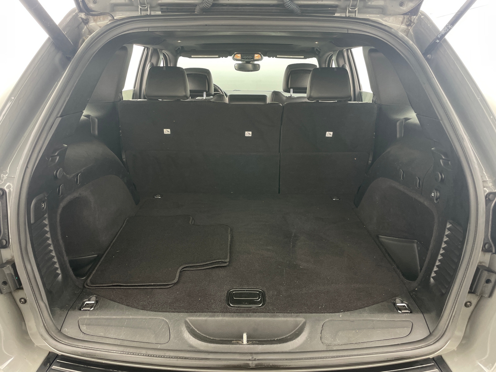 Thumbnail: 2020 Jeep Grand Cherokee - 6