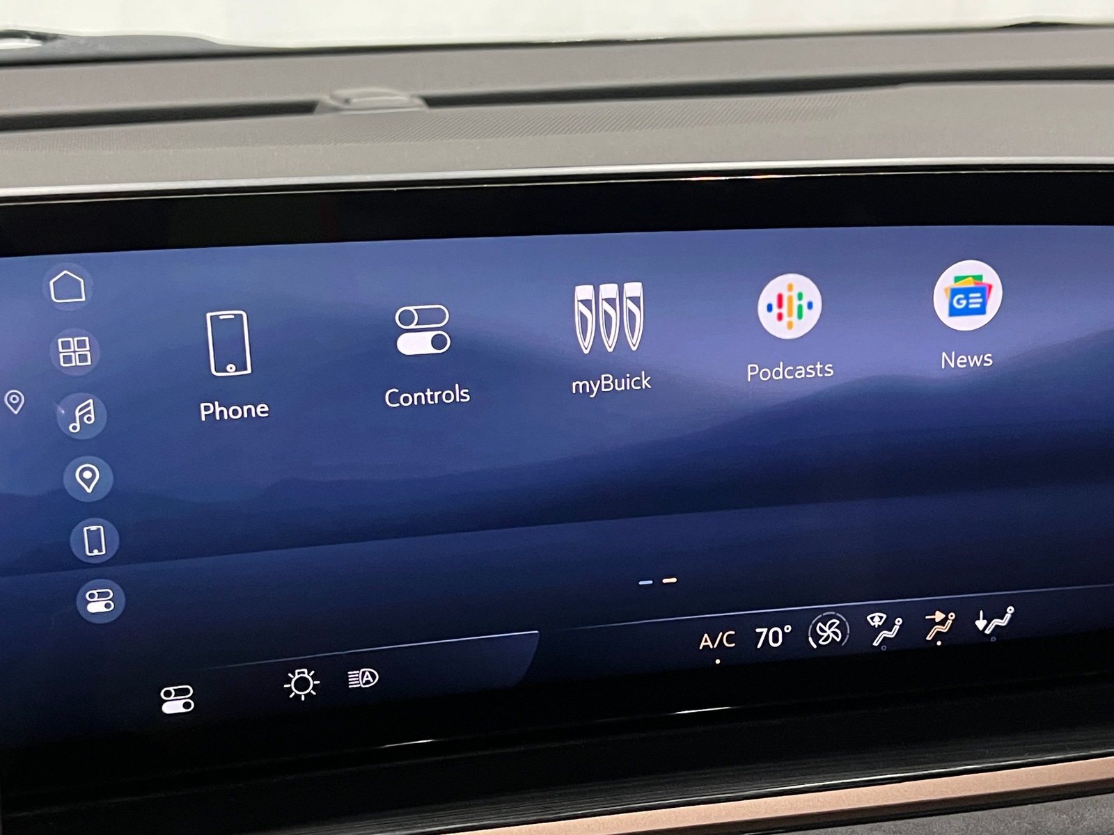 Thumbnail: 2024 Buick Envision - 3