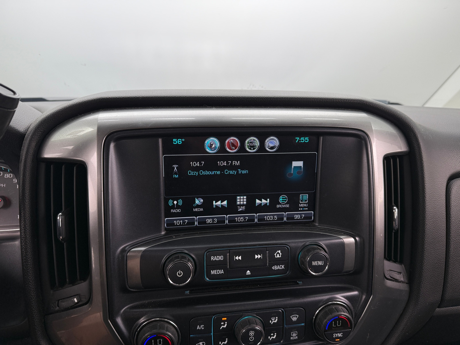 Thumbnail: 2016 Chevrolet Silverado 1500 - 4