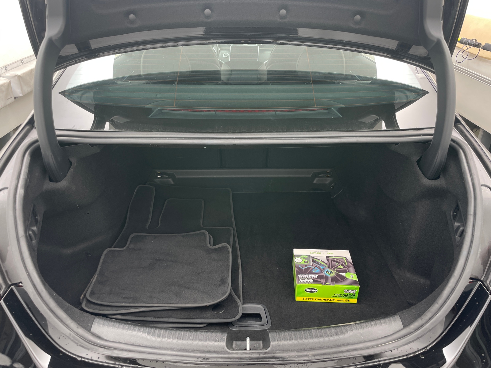 Thumbnail: 2024 Mercedes-Benz C-Class - 6