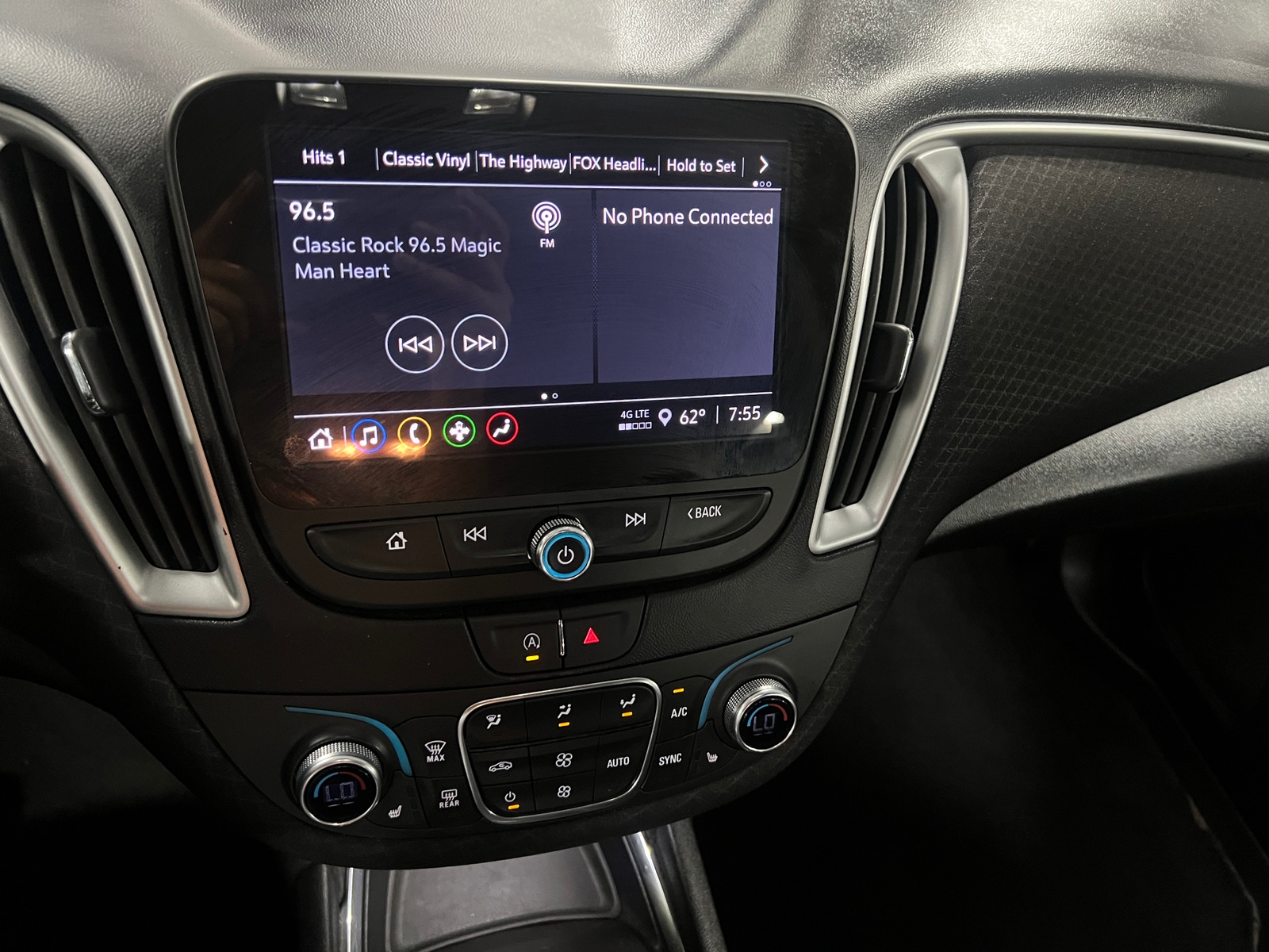 Thumbnail: 2023 Chevrolet Malibu - 4